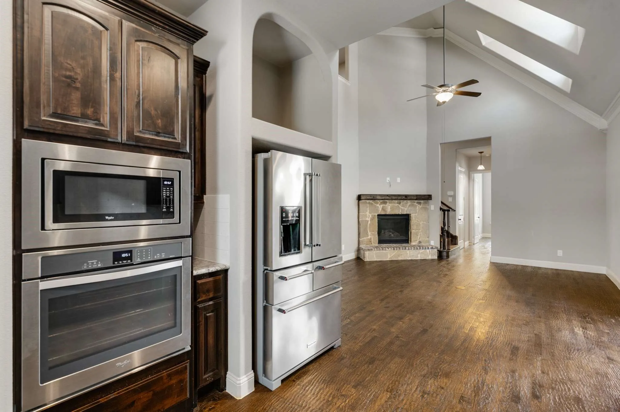 Townhouse For Rent in Tarrant County , 1220 Prescott Street, Keller, Texas 76248, 3 Bedroom, 3 Bathroom, 2 Garage spaces, 1,803 Sqft, built in 2015, mls#21330893, Real Estate Agent in Keller, Homes For Rent in Tarrant county, Homes For Rent in Keller, Realtor in Keller Texas, Real Estate Brokerage Independent Realty Texas, Luminita Cordes Realtor