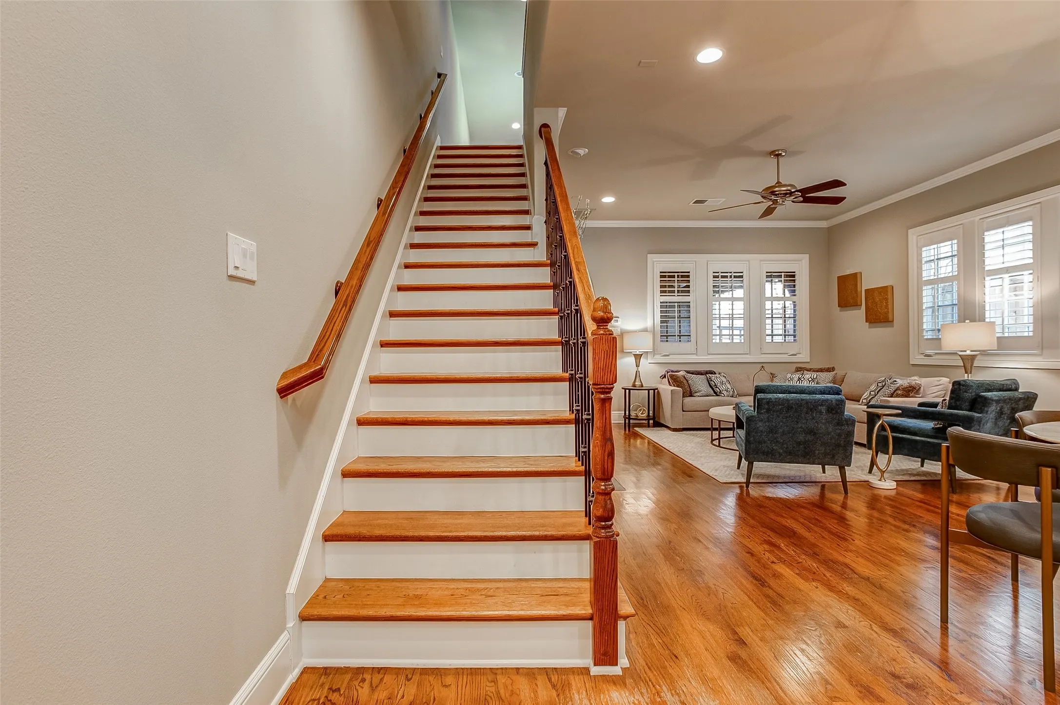 Townhouse For Rent in Tarrant County , 4703 Dexter Avenue, Fort Worth, Texas 76107, 3 Bedroom, 3 Bathroom, 2 Garage spaces, 2,396 Sqft, built in 2007, mls#21334632, Real Estate Agent in Fort Worth, Homes For Rent in Tarrant county, Homes For Rent in Fort Worth, Realtor in Fort Worth Texas, Real Estate Brokerage Independent Realty Texas, Luminita Cordes Realtor