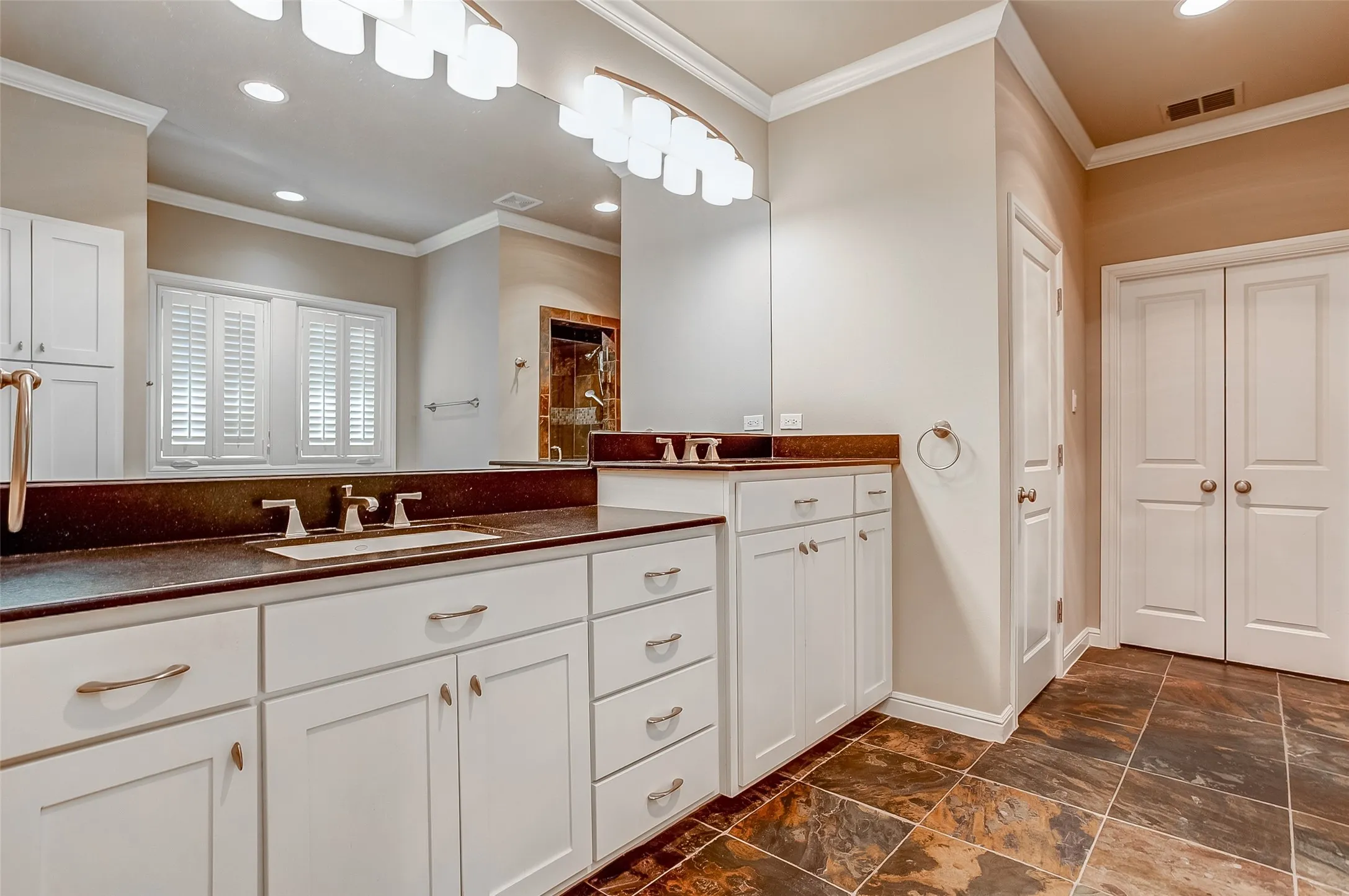 Townhouse For Rent in Tarrant County , 4703 Dexter Avenue, Fort Worth, Texas 76107, 3 Bedroom, 3 Bathroom, 2 Garage spaces, 2,396 Sqft, built in 2007, mls#21334632, Real Estate Agent in Fort Worth, Homes For Rent in Tarrant county, Homes For Rent in Fort Worth, Realtor in Fort Worth Texas, Real Estate Brokerage Independent Realty Texas, Luminita Cordes Realtor