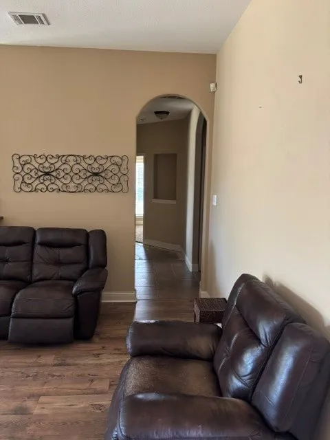 Single Family Residence For Sale in Ellis County , 209 Newcastle Street, Waxahachie, Texas 75165, 3 Bedroom, 2 Bathroom, 2 Garage spaces, 1,810 Sqft, built in 2012, mls#21335427, Real Estate Agent in Waxahachie, Homes For Sale in Ellis county, Homes For Sale in Waxahachie, Realtor in Waxahachie Texas, Real Estate Brokerage Independent Realty Texas, Luminita Cordes Realtor