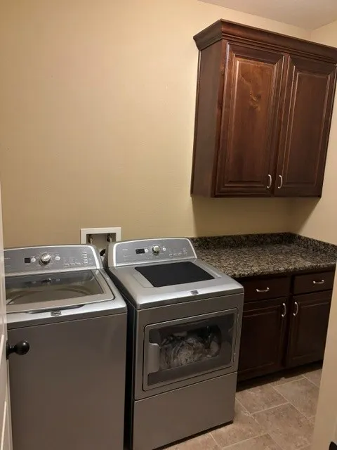 Single Family Residence For Sale in Ellis County , 209 Newcastle Street, Waxahachie, Texas 75165, 3 Bedroom, 2 Bathroom, 2 Garage spaces, 1,810 Sqft, built in 2012, mls#21335427, Real Estate Agent in Waxahachie, Homes For Sale in Ellis county, Homes For Sale in Waxahachie, Realtor in Waxahachie Texas, Real Estate Brokerage Independent Realty Texas, Luminita Cordes Realtor