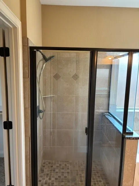 Single Family Residence For Sale in Ellis County , 209 Newcastle Street, Waxahachie, Texas 75165, 3 Bedroom, 2 Bathroom, 2 Garage spaces, 1,810 Sqft, built in 2012, mls#21335427, Real Estate Agent in Waxahachie, Homes For Sale in Ellis county, Homes For Sale in Waxahachie, Realtor in Waxahachie Texas, Real Estate Brokerage Independent Realty Texas, Luminita Cordes Realtor