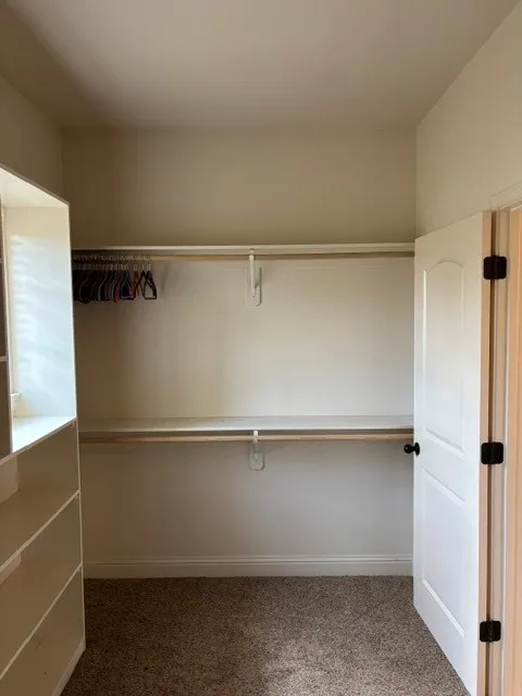 Single Family Residence For Sale in Ellis County , 209 Newcastle Street, Waxahachie, Texas 75165, 3 Bedroom, 2 Bathroom, 2 Garage spaces, 1,810 Sqft, built in 2012, mls#21335427, Real Estate Agent in Waxahachie, Homes For Sale in Ellis county, Homes For Sale in Waxahachie, Realtor in Waxahachie Texas, Real Estate Brokerage Independent Realty Texas, Luminita Cordes Realtor