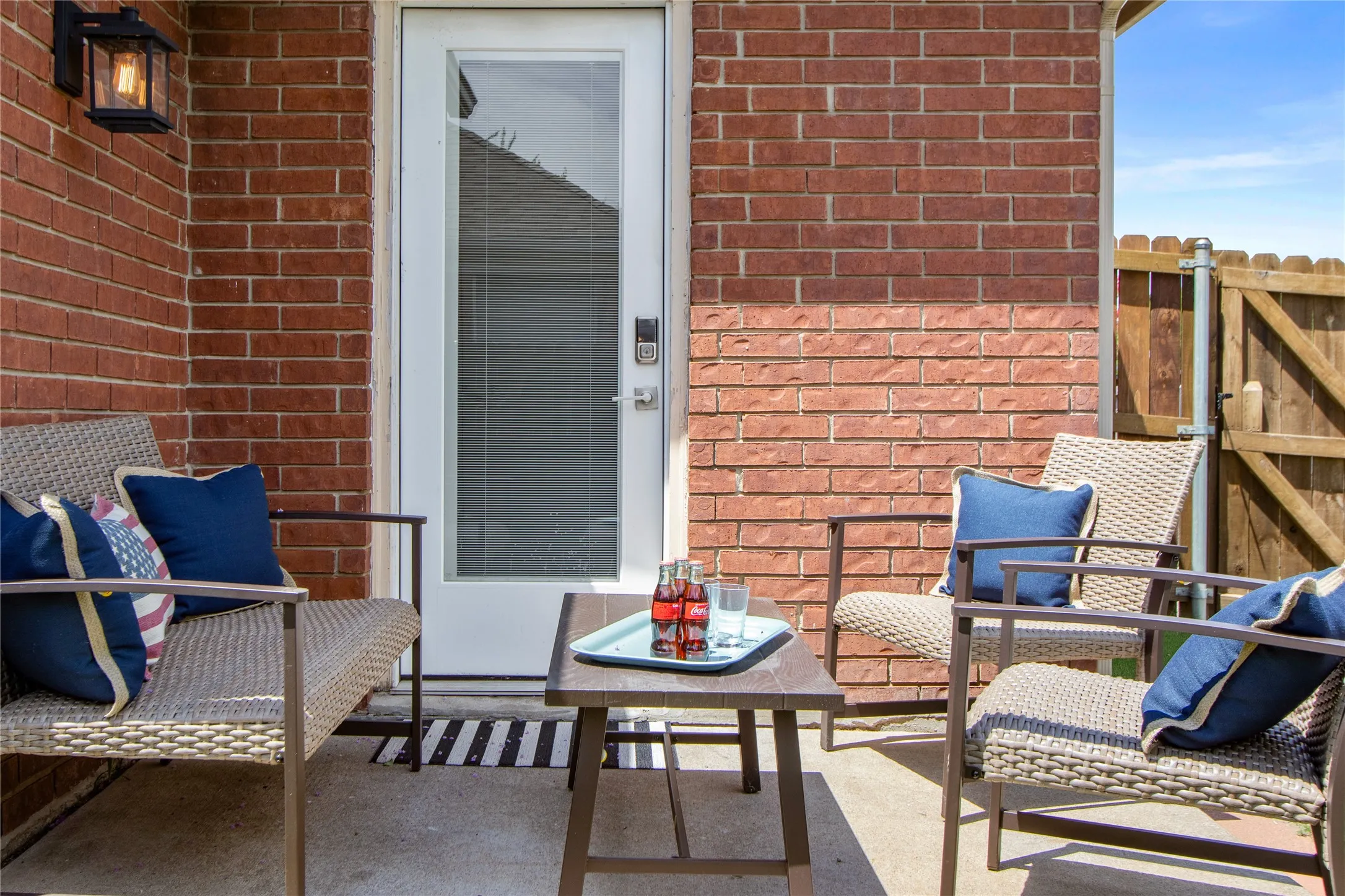 Single Family Residence For Rent in Collin County , 9724 Preston Vineyard Drive, Frisco, Texas 75035, 3 Bedroom, 2 Bathroom, 2 Garage spaces, 1,451 Sqft, built in 1992, mls#21321931, Real Estate Agent in Frisco, Homes For Rent in Collin county, Homes For Rent in Frisco, Realtor in Frisco Texas, Real Estate Brokerage Independent Realty Texas, Luminita Cordes Realtor