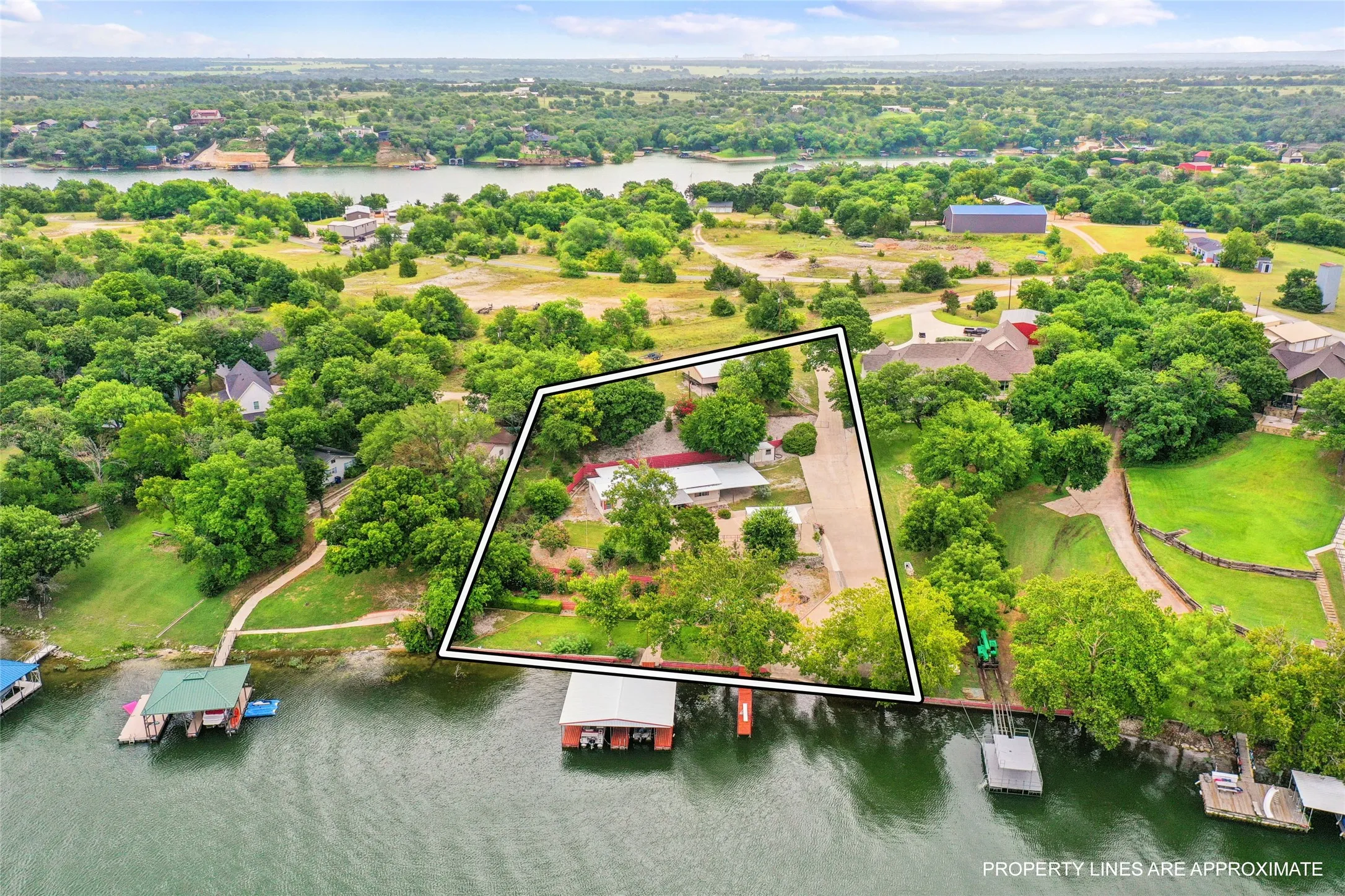Single Family Residence For Sale in Cooke County , 363 Oakview Road, Gainesville, Texas 76240, 3 Bedroom, 2 Bathroom, 2 Garage spaces, 1,620 Sqft, built in 1985, mls#21335446, Real Estate Agent in Gainesville, Homes For Sale in Cooke county, Homes For Sale in Gainesville, Realtor in Gainesville Texas, Real Estate Brokerage Independent Realty Texas, Luminita Cordes Realtor