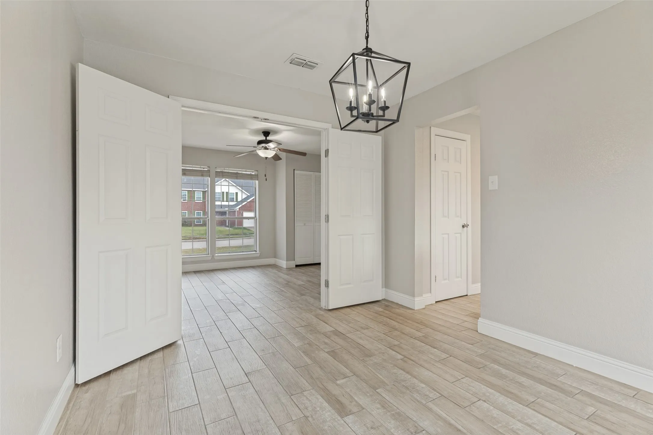 Single Family Residence For Sale in Tarrant County , 5550 Rocky Mountain Road, Fort Worth, Texas 76137, 4 Bedroom, 3 Bathroom, 2 Garage spaces, 1,974 Sqft, built in 1991, mls#21335472, Real Estate Agent in Fort Worth, Homes For Sale in Tarrant county, Homes For Sale in Fort Worth, Realtor in Fort Worth Texas, Real Estate Brokerage Independent Realty Texas, Luminita Cordes Realtor