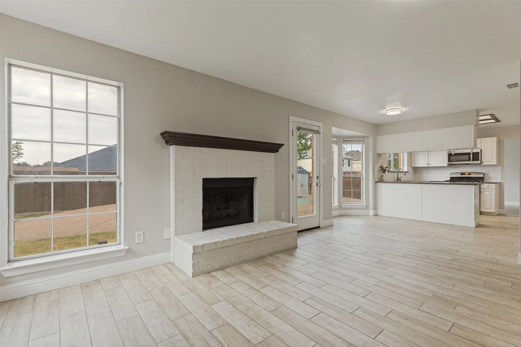Single Family Residence For Sale in Tarrant County , 5550 Rocky Mountain Road, Fort Worth, Texas 76137, 4 Bedroom, 3 Bathroom, 2 Garage spaces, 1,974 Sqft, built in 1991, mls#21335472, Real Estate Agent in Fort Worth, Homes For Sale in Tarrant county, Homes For Sale in Fort Worth, Realtor in Fort Worth Texas, Real Estate Brokerage Independent Realty Texas, Luminita Cordes Realtor