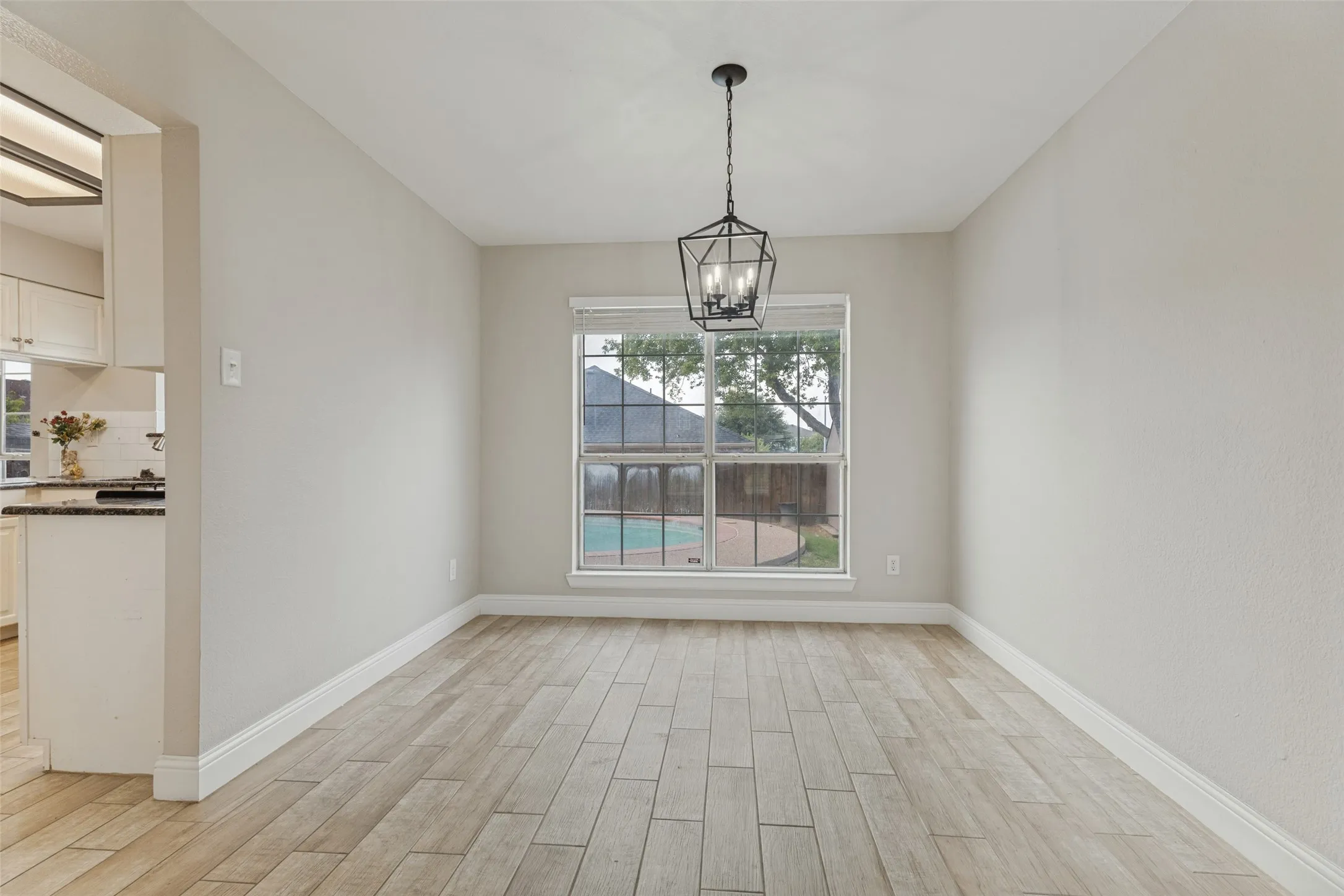 Single Family Residence For Sale in Tarrant County , 5550 Rocky Mountain Road, Fort Worth, Texas 76137, 4 Bedroom, 3 Bathroom, 2 Garage spaces, 1,974 Sqft, built in 1991, mls#21335472, Real Estate Agent in Fort Worth, Homes For Sale in Tarrant county, Homes For Sale in Fort Worth, Realtor in Fort Worth Texas, Real Estate Brokerage Independent Realty Texas, Luminita Cordes Realtor