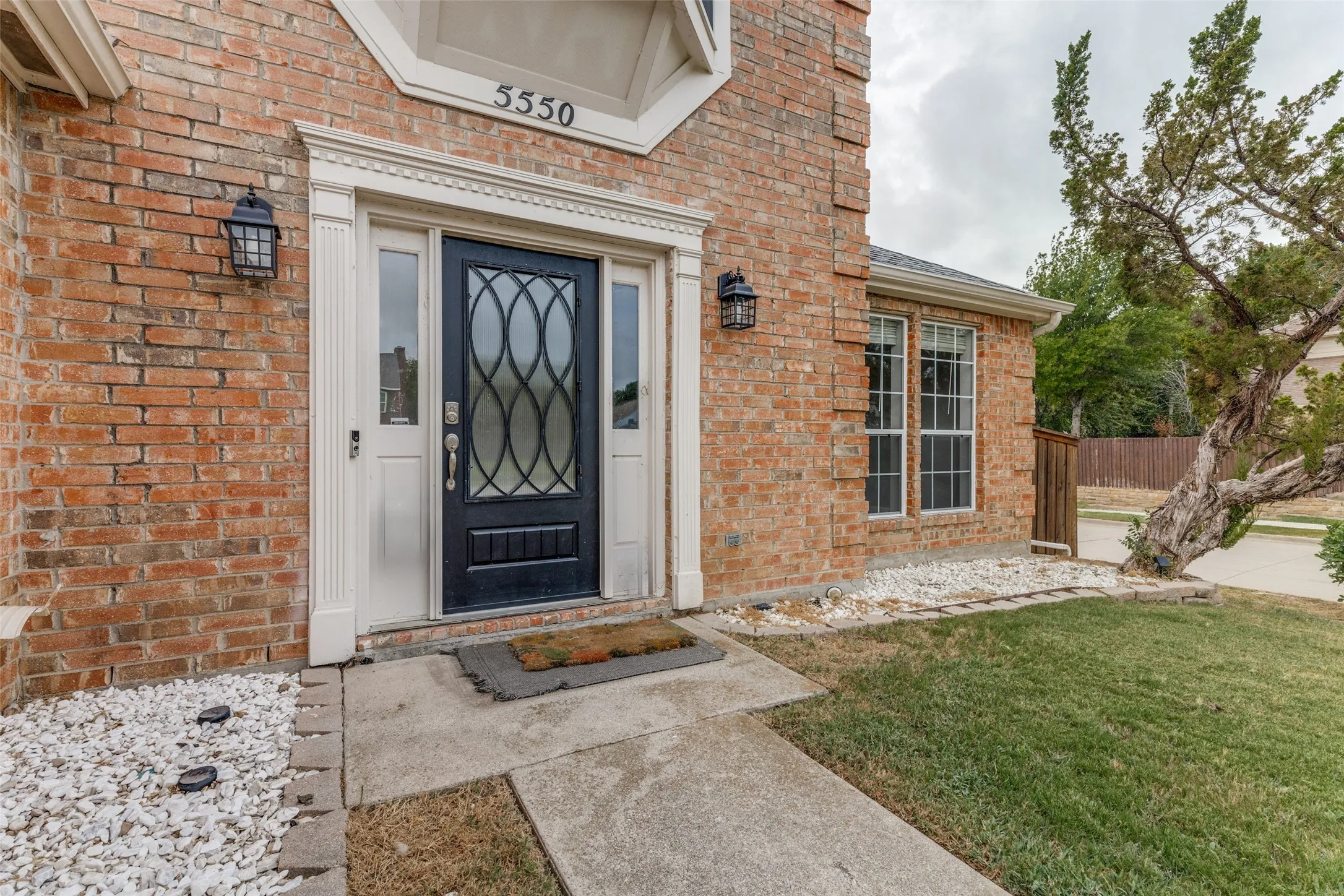 Single Family Residence For Sale in Tarrant County , 5550 Rocky Mountain Road, Fort Worth, Texas 76137, 4 Bedroom, 3 Bathroom, 2 Garage spaces, 1,974 Sqft, built in 1991, mls#21335472, Real Estate Agent in Fort Worth, Homes For Sale in Tarrant county, Homes For Sale in Fort Worth, Realtor in Fort Worth Texas, Real Estate Brokerage Independent Realty Texas, Luminita Cordes Realtor