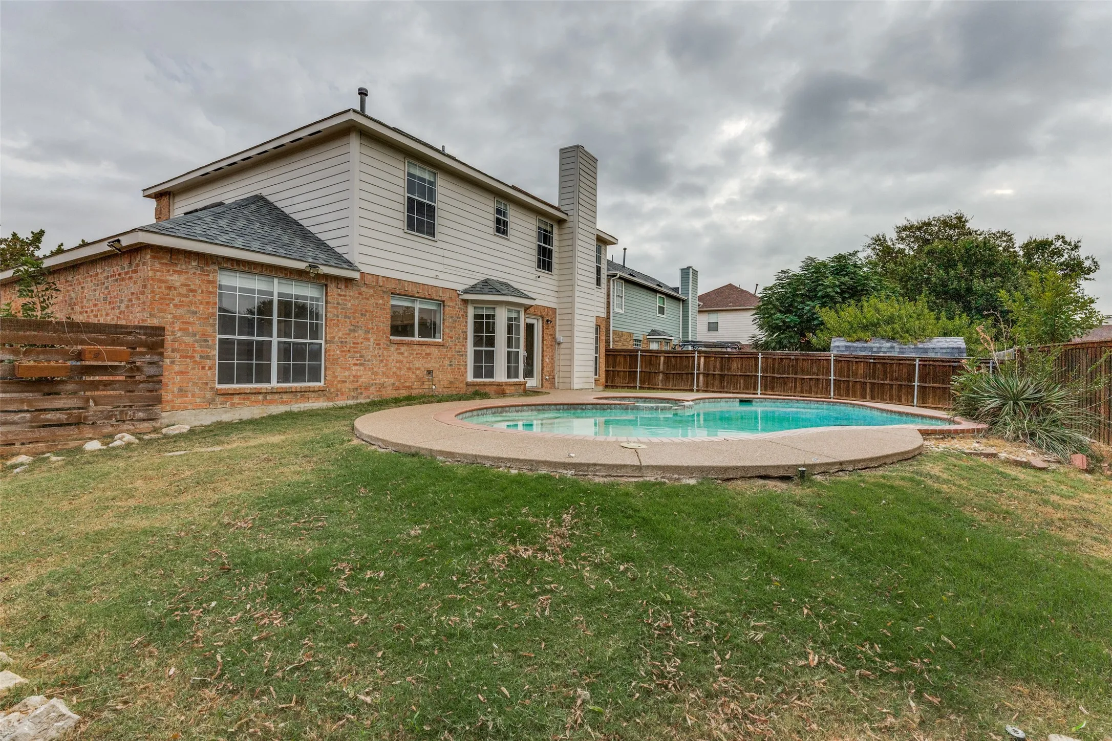 Single Family Residence For Sale in Tarrant County , 5550 Rocky Mountain Road, Fort Worth, Texas 76137, 4 Bedroom, 3 Bathroom, 2 Garage spaces, 1,974 Sqft, built in 1991, mls#21335472, Real Estate Agent in Fort Worth, Homes For Sale in Tarrant county, Homes For Sale in Fort Worth, Realtor in Fort Worth Texas, Real Estate Brokerage Independent Realty Texas, Luminita Cordes Realtor
