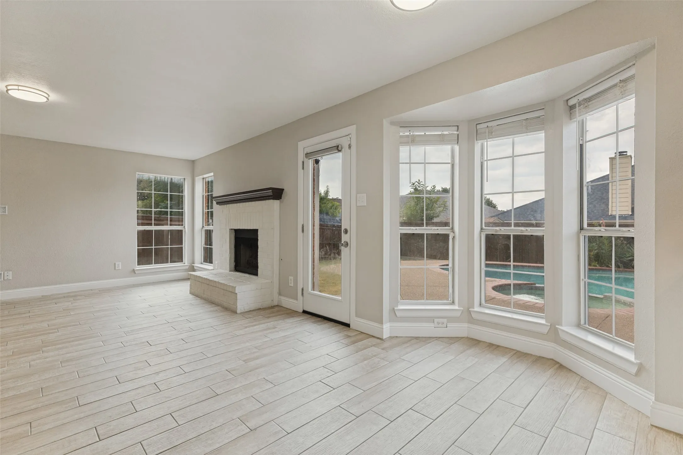 Single Family Residence For Sale in Tarrant County , 5550 Rocky Mountain Road, Fort Worth, Texas 76137, 4 Bedroom, 3 Bathroom, 2 Garage spaces, 1,974 Sqft, built in 1991, mls#21335472, Real Estate Agent in Fort Worth, Homes For Sale in Tarrant county, Homes For Sale in Fort Worth, Realtor in Fort Worth Texas, Real Estate Brokerage Independent Realty Texas, Luminita Cordes Realtor
