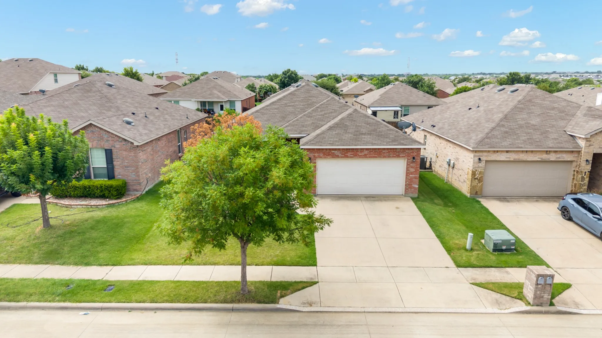 Single Family Residence For Sale in Tarrant County , 2408 Lohani Lane, Fort Worth, Texas 76131, 3 Bedroom, 2 Bathroom, 2 Garage spaces, 1,919 Sqft, built in 2014, mls#21335248, Real Estate Agent in Fort Worth, Homes For Sale in Tarrant county, Homes For Sale in Fort Worth, Realtor in Fort Worth Texas, Real Estate Brokerage Independent Realty Texas, Luminita Cordes Realtor