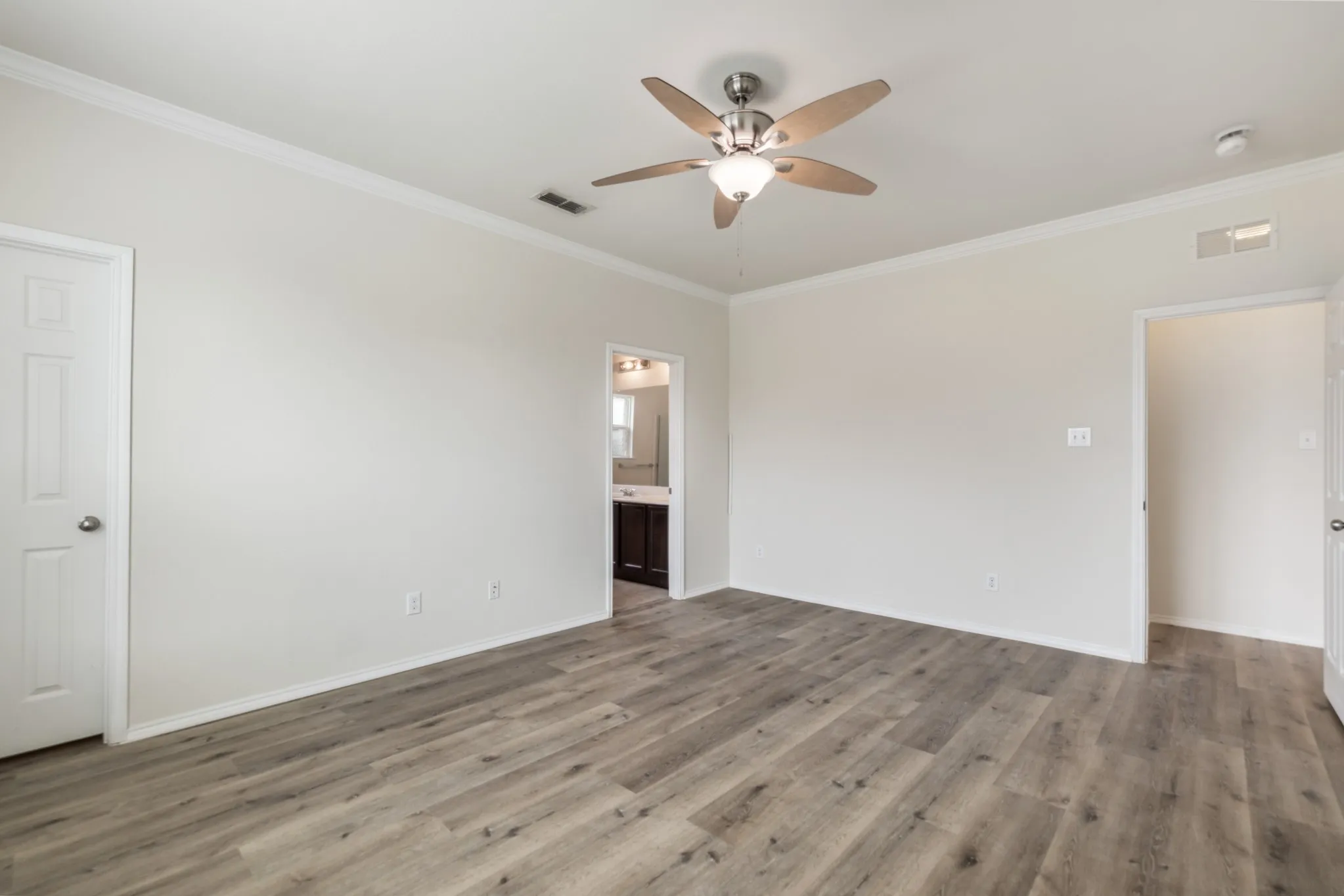 Single Family Residence For Sale in Tarrant County , 2408 Lohani Lane, Fort Worth, Texas 76131, 3 Bedroom, 2 Bathroom, 2 Garage spaces, 1,919 Sqft, built in 2014, mls#21335248, Real Estate Agent in Fort Worth, Homes For Sale in Tarrant county, Homes For Sale in Fort Worth, Realtor in Fort Worth Texas, Real Estate Brokerage Independent Realty Texas, Luminita Cordes Realtor