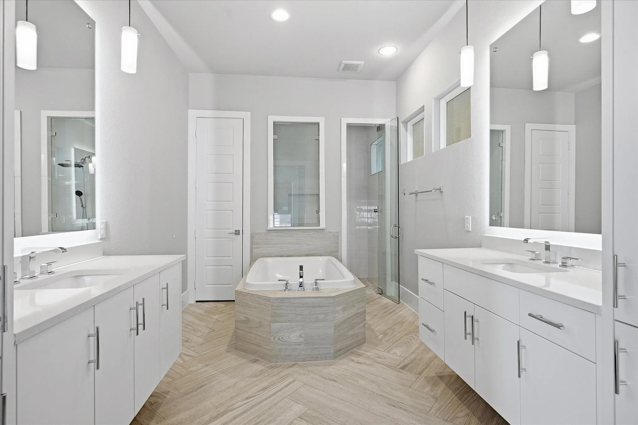 Single Family Residence For Sale in Collin County , 7858 Element Avenue, Plano, Texas 75024, 3 Bedroom, 4 Bathroom, 2 Garage spaces, 2,801 Sqft, built in 2018, mls#21331824, Real Estate Agent in Plano, Homes For Sale in Collin county, Homes For Sale in Plano, Realtor in Plano Texas, Real Estate Brokerage Independent Realty Texas, Luminita Cordes Realtor