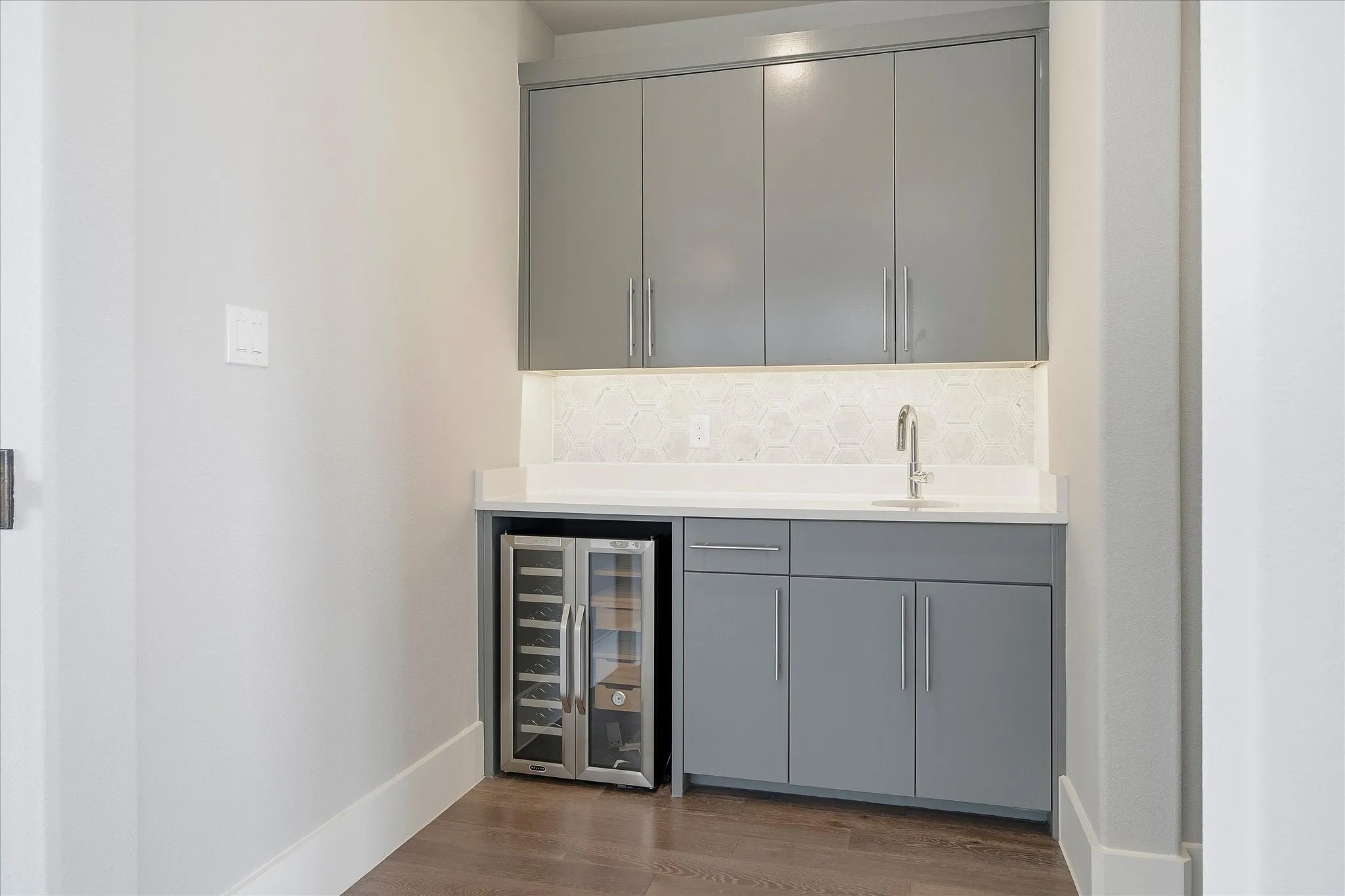 Single Family Residence For Sale in Collin County , 7858 Element Avenue, Plano, Texas 75024, 3 Bedroom, 4 Bathroom, 2 Garage spaces, 2,801 Sqft, built in 2018, mls#21331824, Real Estate Agent in Plano, Homes For Sale in Collin county, Homes For Sale in Plano, Realtor in Plano Texas, Real Estate Brokerage Independent Realty Texas, Luminita Cordes Realtor
