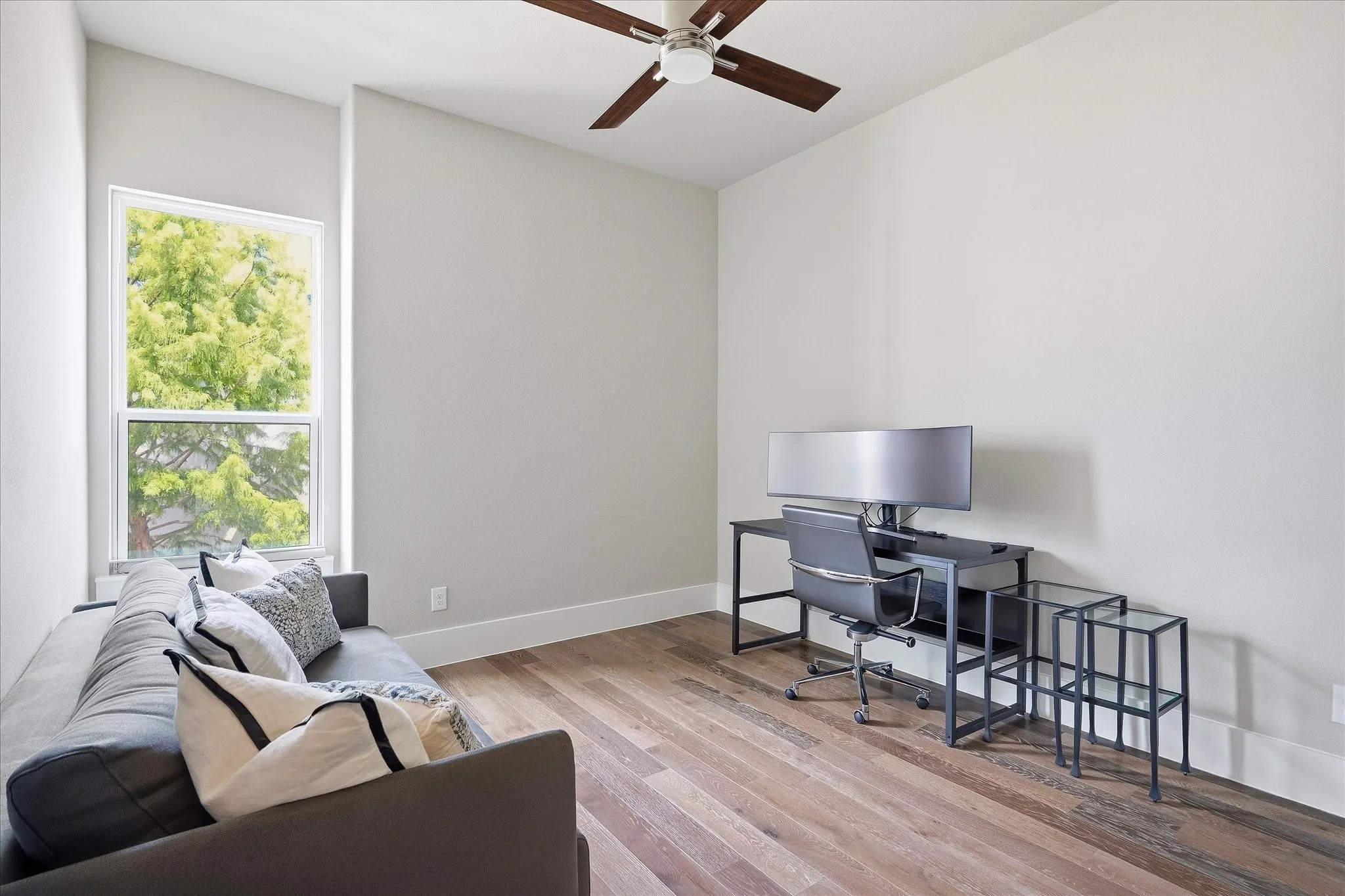 Single Family Residence For Sale in Collin County , 7858 Element Avenue, Plano, Texas 75024, 3 Bedroom, 4 Bathroom, 2 Garage spaces, 2,801 Sqft, built in 2018, mls#21331824, Real Estate Agent in Plano, Homes For Sale in Collin county, Homes For Sale in Plano, Realtor in Plano Texas, Real Estate Brokerage Independent Realty Texas, Luminita Cordes Realtor