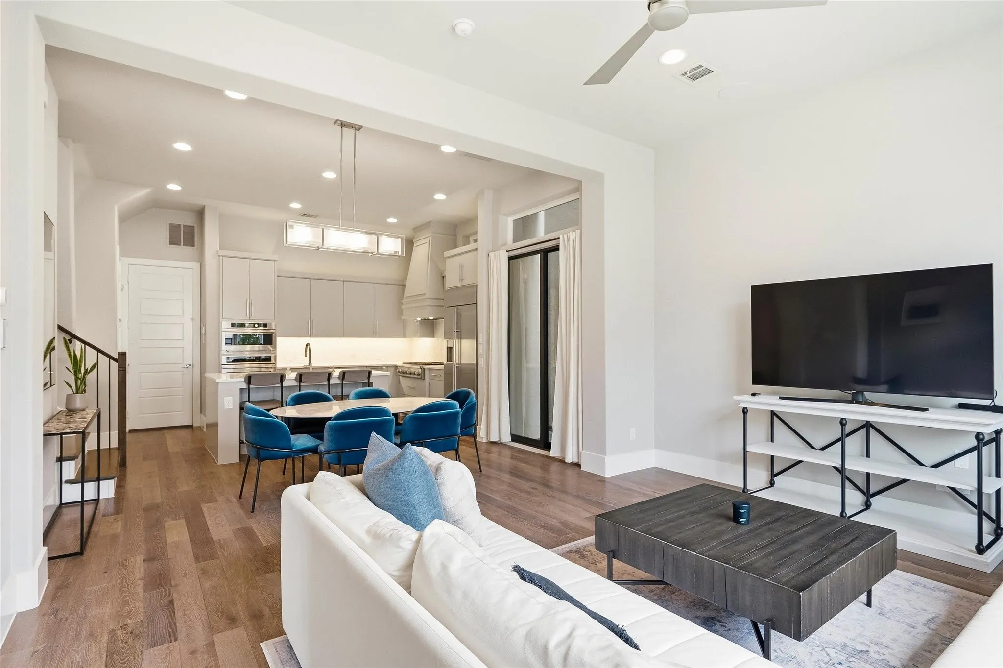Single Family Residence For Sale in Collin County , 7858 Element Avenue, Plano, Texas 75024, 3 Bedroom, 4 Bathroom, 2 Garage spaces, 2,801 Sqft, built in 2018, mls#21331824, Real Estate Agent in Plano, Homes For Sale in Collin county, Homes For Sale in Plano, Realtor in Plano Texas, Real Estate Brokerage Independent Realty Texas, Luminita Cordes Realtor