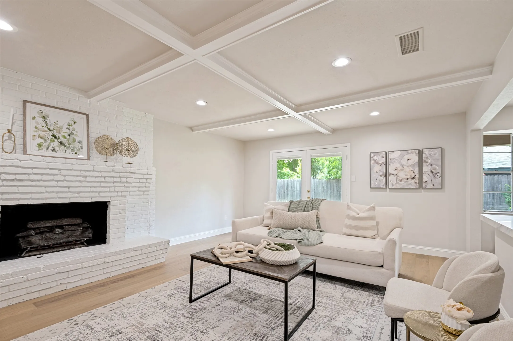 Single Family Residence For Sale in Tarrant County , 2221 Scarlet Lane, Grand Prairie, Texas 75050, 4 Bedroom, 3 Bathroom, 2 Garage spaces, 2,224 Sqft, built in 1968, mls#21334957, Real Estate Agent in Grand Prairie, Homes For Sale in Tarrant county, Homes For Sale in Grand Prairie, Realtor in Grand Prairie Texas, Real Estate Brokerage Independent Realty Texas, Luminita Cordes Realtor