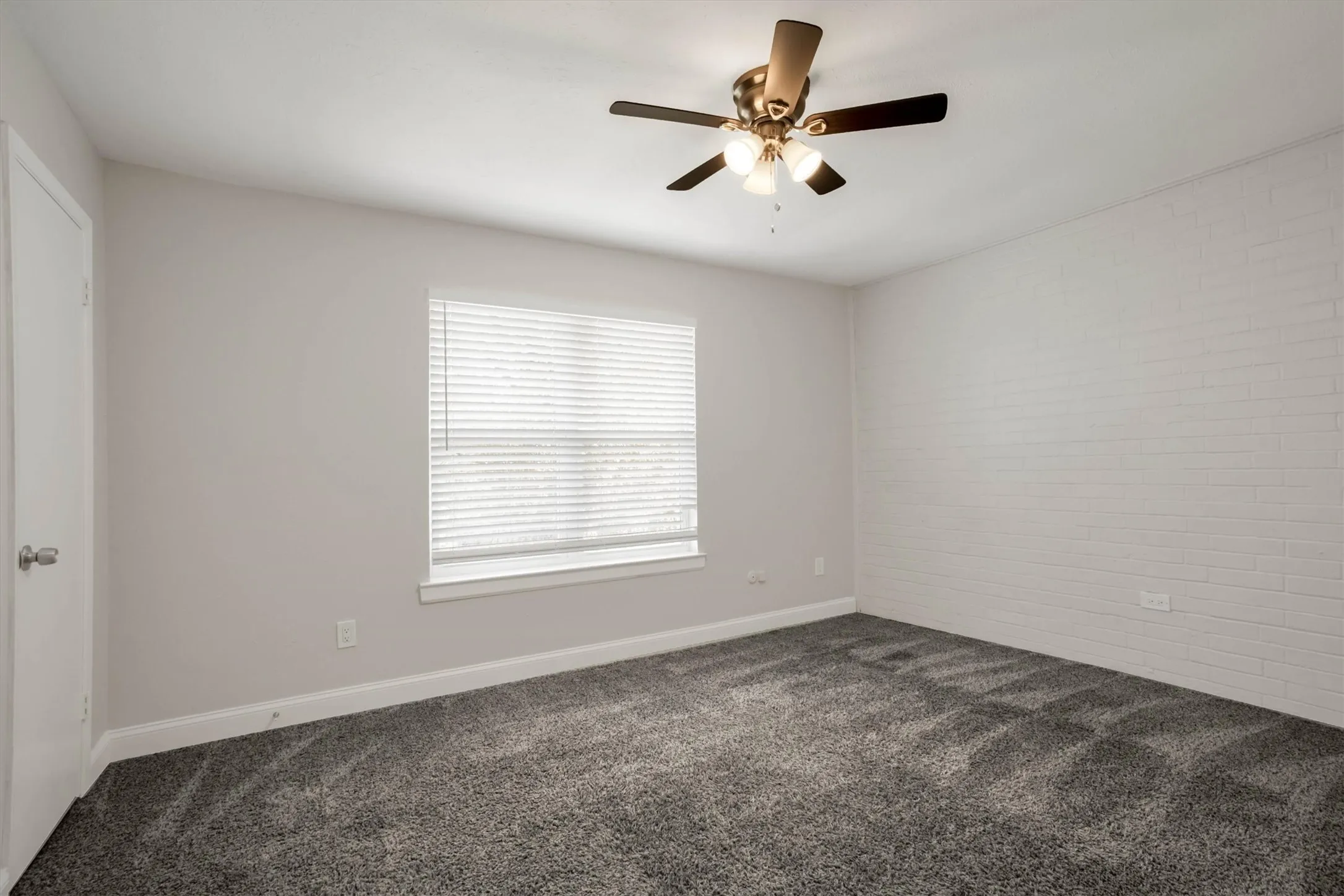 Townhouse For Rent in Denton County , 2203 Sheraton Drive, Carrollton, Texas 75007, 3 Bedroom, 3 Bathroom, Garage spaces, 1,374 Sqft, built in 1977, Price $1,995, mls#21330020, Real Estate Agent in Carrollton, Homes For Rent in Denton county, Homes For Rent in Carrollton, Realtor in Carrollton Texas, Real Estate Brokerage Independent Realty Texas, Luminita Cordes Realtor