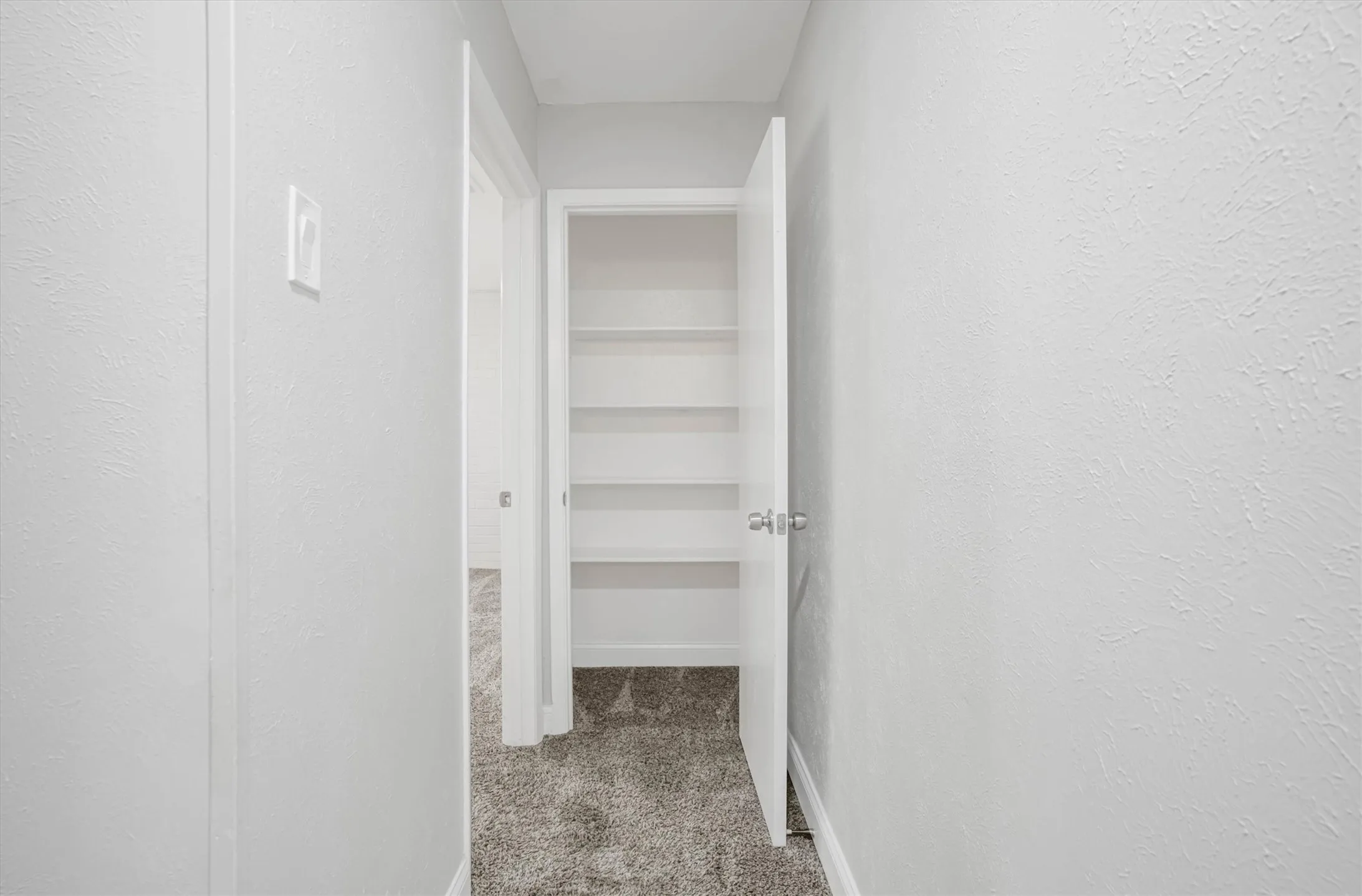 Townhouse For Rent in Denton County , 2203 Sheraton Drive, Carrollton, Texas 75007, 3 Bedroom, 3 Bathroom, Garage spaces, 1,374 Sqft, built in 1977, Price $1,995, mls#21330020, Real Estate Agent in Carrollton, Homes For Rent in Denton county, Homes For Rent in Carrollton, Realtor in Carrollton Texas, Real Estate Brokerage Independent Realty Texas, Luminita Cordes Realtor