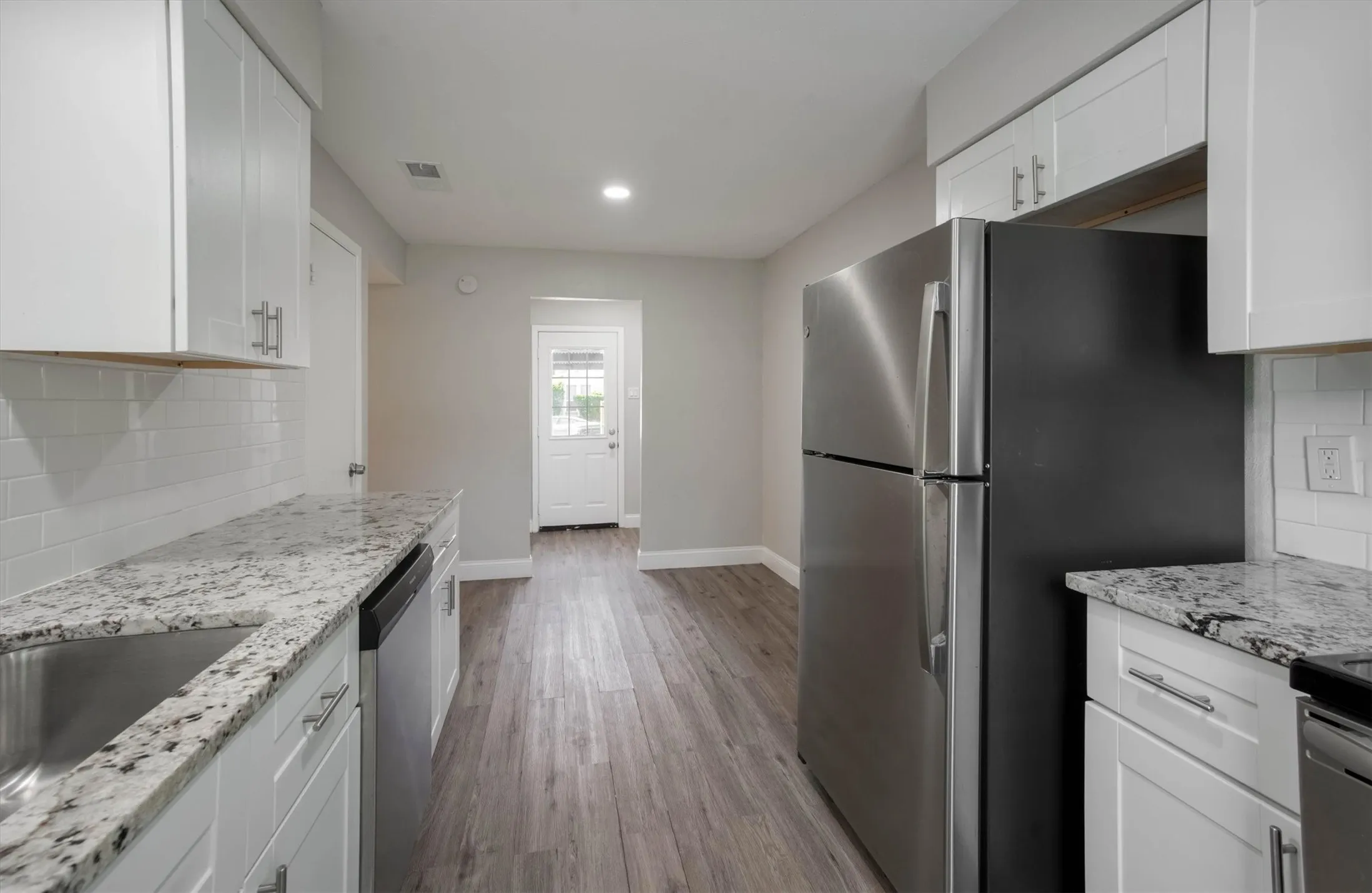 Townhouse For Rent in Denton County , 2203 Sheraton Drive, Carrollton, Texas 75007, 3 Bedroom, 3 Bathroom, Garage spaces, 1,374 Sqft, built in 1977, Price $1,995, mls#21330020, Real Estate Agent in Carrollton, Homes For Rent in Denton county, Homes For Rent in Carrollton, Realtor in Carrollton Texas, Real Estate Brokerage Independent Realty Texas, Luminita Cordes Realtor