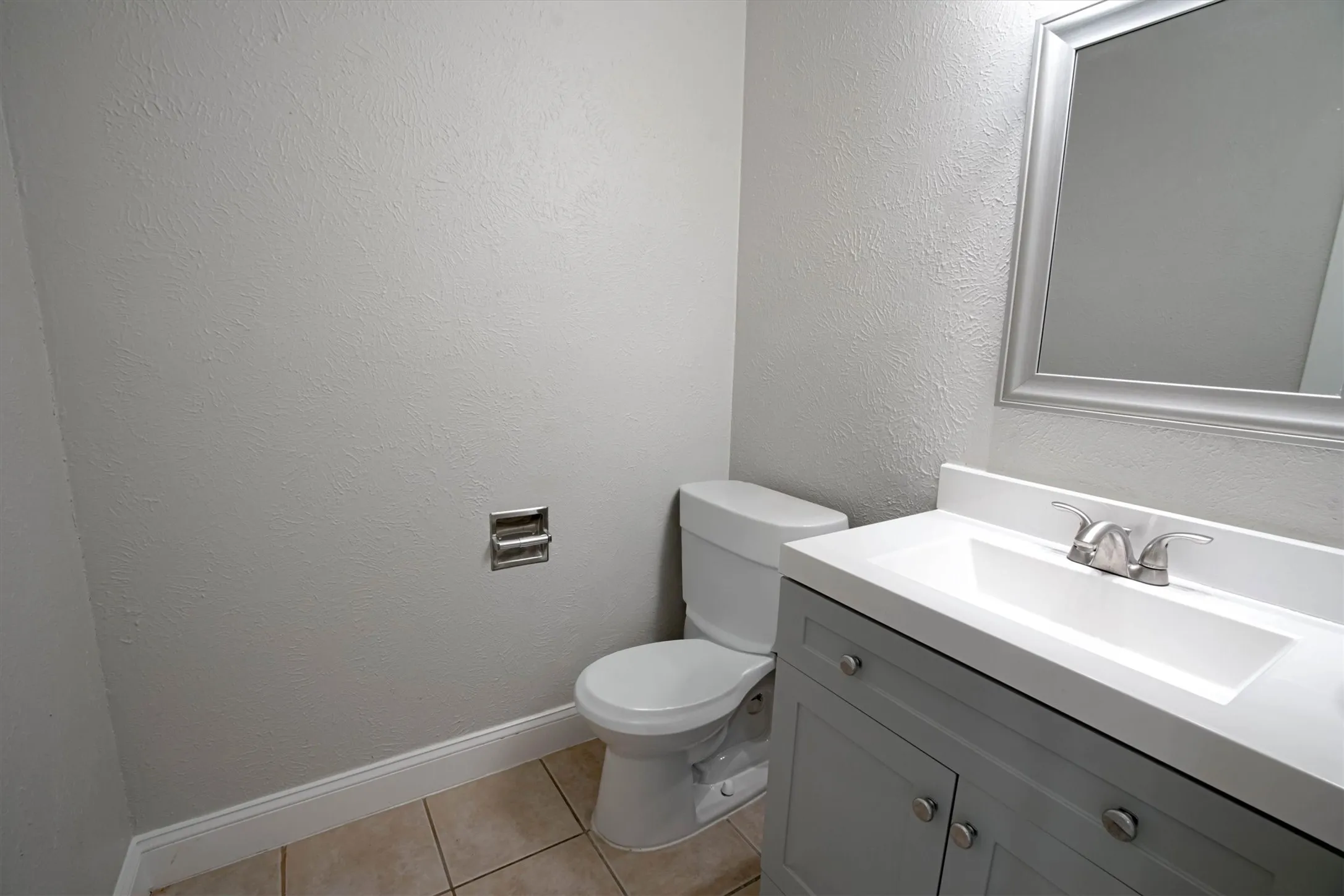 Townhouse For Rent in Denton County , 2203 Sheraton Drive, Carrollton, Texas 75007, 3 Bedroom, 3 Bathroom, Garage spaces, 1,374 Sqft, built in 1977, Price $1,995, mls#21330020, Real Estate Agent in Carrollton, Homes For Rent in Denton county, Homes For Rent in Carrollton, Realtor in Carrollton Texas, Real Estate Brokerage Independent Realty Texas, Luminita Cordes Realtor