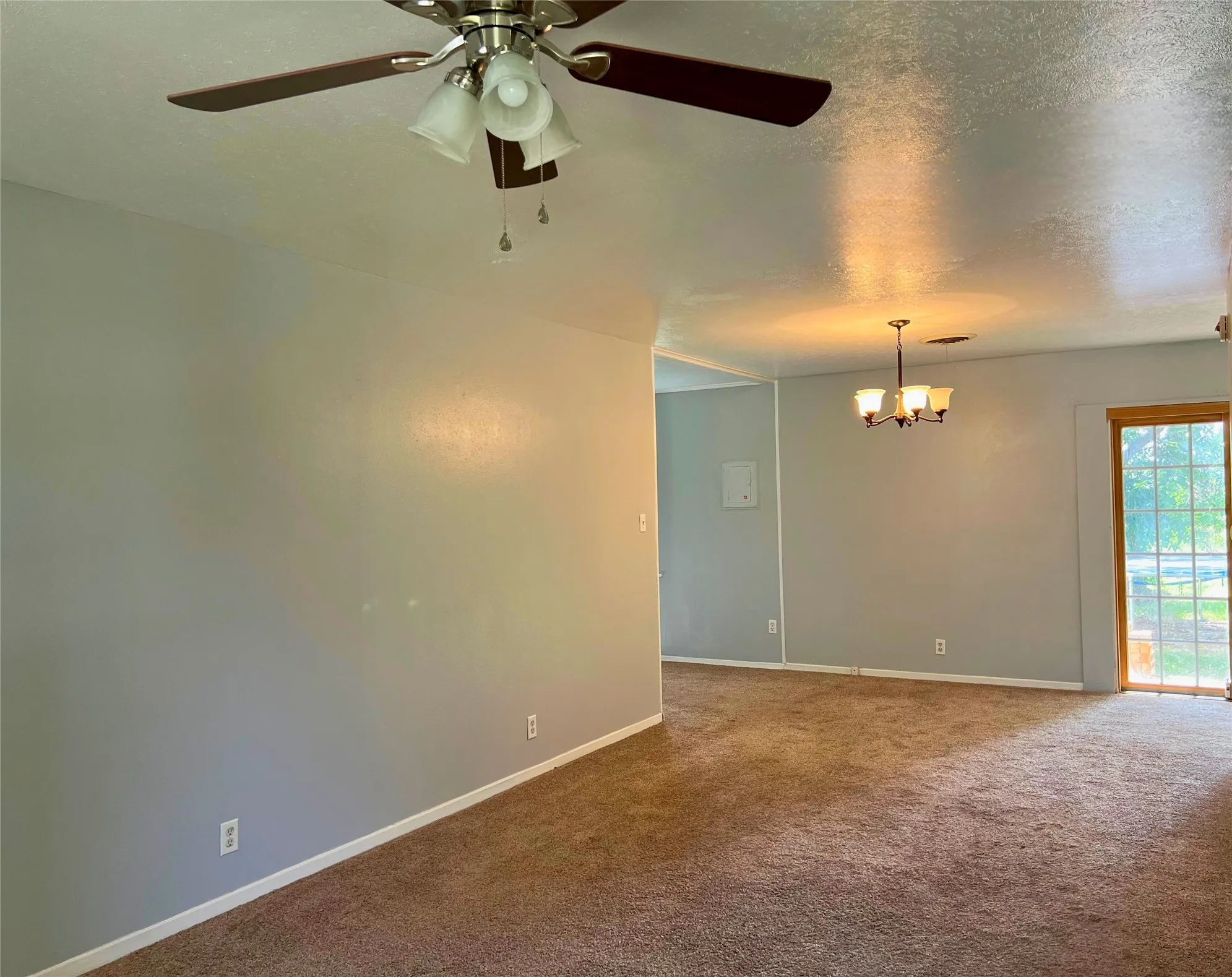 Single Family Residence For Sale in Wichita County , 1407 Ruidosa, Wichita Falls, Texas 76306, 3 Bedroom, 2 Bathroom, 1 Garage spaces, 1,452 Sqft, built in 1963, mls#21335475, Real Estate Agent in Wichita Falls, Homes For Sale in Wichita county, Homes For Sale in Wichita Falls, Realtor in Wichita Falls Texas, Real Estate Brokerage Independent Realty Texas, Luminita Cordes Realtor