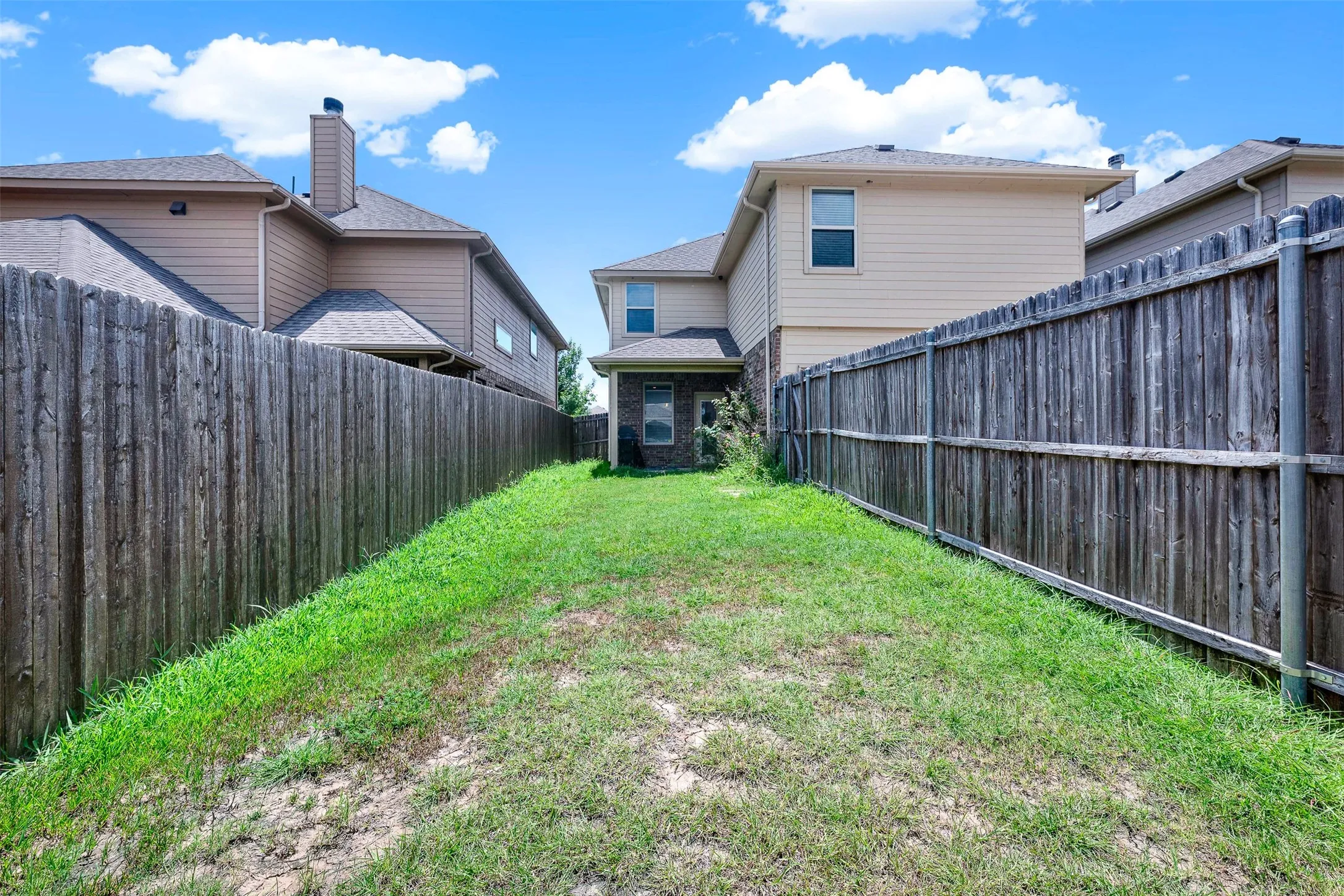 Single Family Residence For Rent in Hunt County , 1300 Land Oak Road, Royse City, Texas 75189, 3 Bedroom, 3 Bathroom, 2 Garage spaces, 1,970 Sqft, built in 2016, mls#21335466, Real Estate Agent in Royse City, Homes For Rent in Hunt county, Homes For Rent in Royse City, Realtor in Royse City Texas, Real Estate Brokerage Independent Realty Texas, Luminita Cordes Realtor