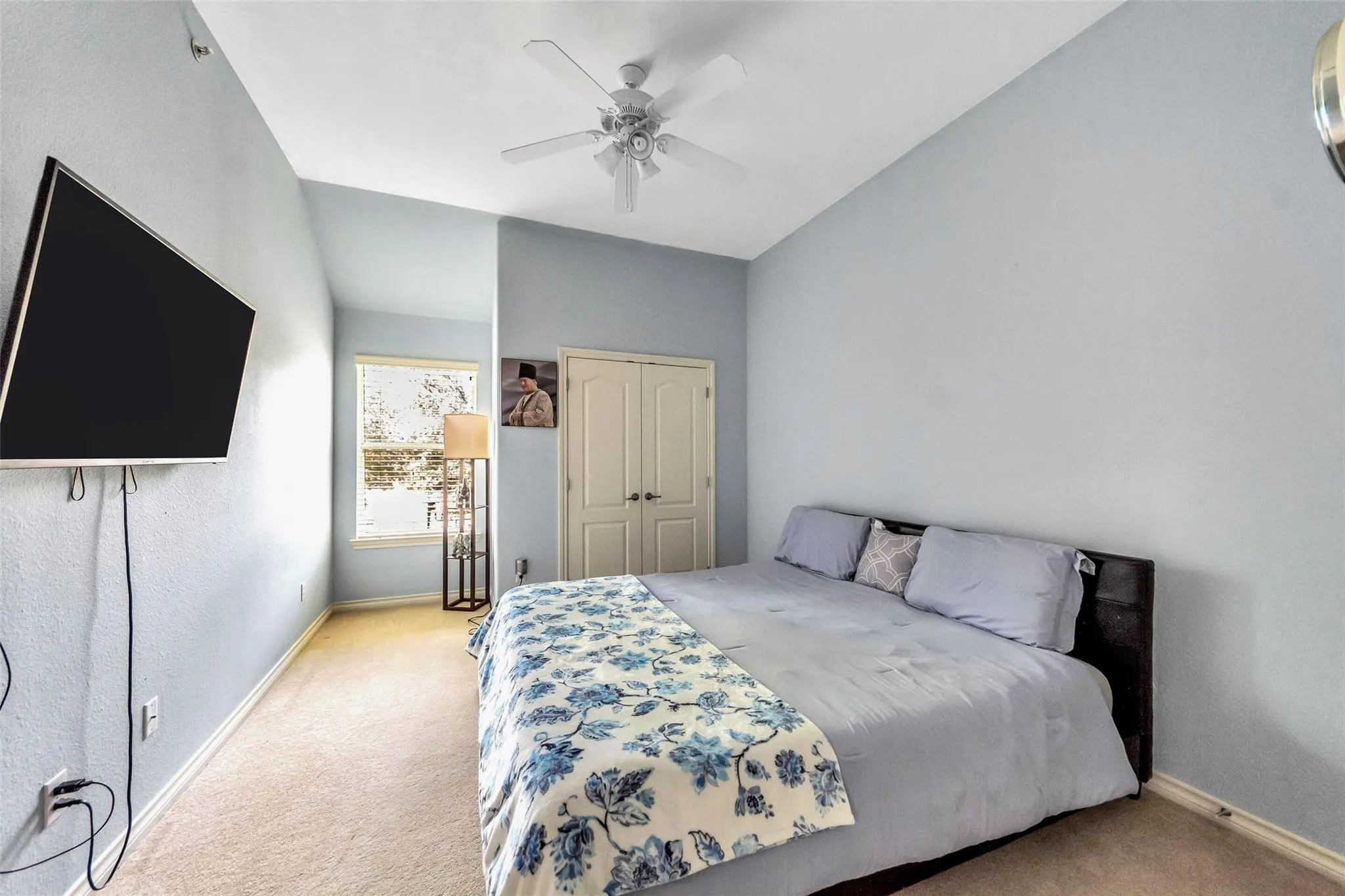 Townhouse For Rent in Tarrant County , 619 Rosemead Drive, Euless, Texas 76039, 3 Bedroom, 3 Bathroom, 2 Garage spaces, 1,877 Sqft, built in 2003, mls#21335491, Real Estate Agent in Euless, Homes For Rent in Tarrant county, Homes For Rent in Euless, Realtor in Euless Texas, Real Estate Brokerage Independent Realty Texas, Luminita Cordes Realtor