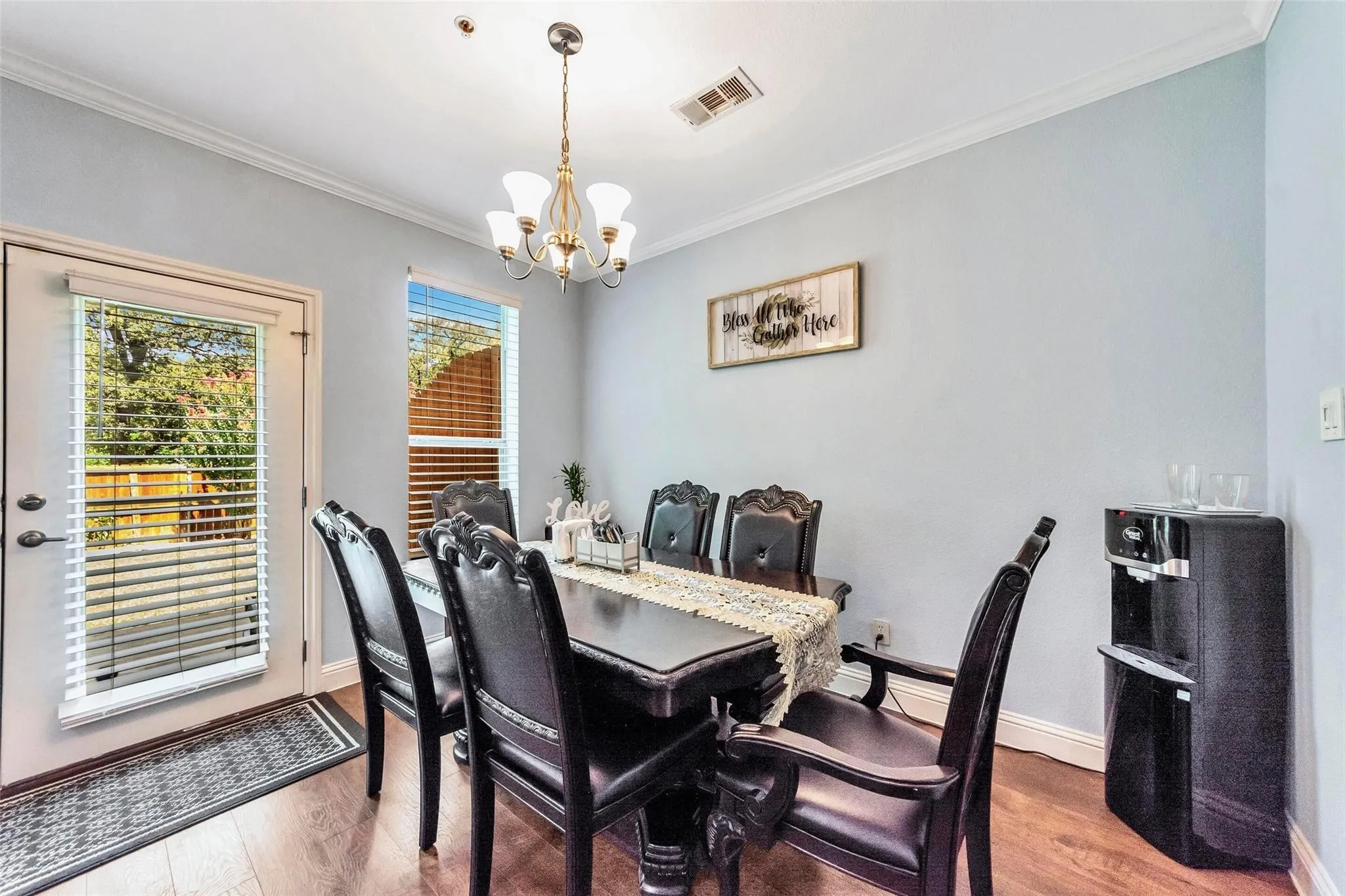 Townhouse For Rent in Tarrant County , 619 Rosemead Drive, Euless, Texas 76039, 3 Bedroom, 3 Bathroom, 2 Garage spaces, 1,877 Sqft, built in 2003, mls#21335491, Real Estate Agent in Euless, Homes For Rent in Tarrant county, Homes For Rent in Euless, Realtor in Euless Texas, Real Estate Brokerage Independent Realty Texas, Luminita Cordes Realtor