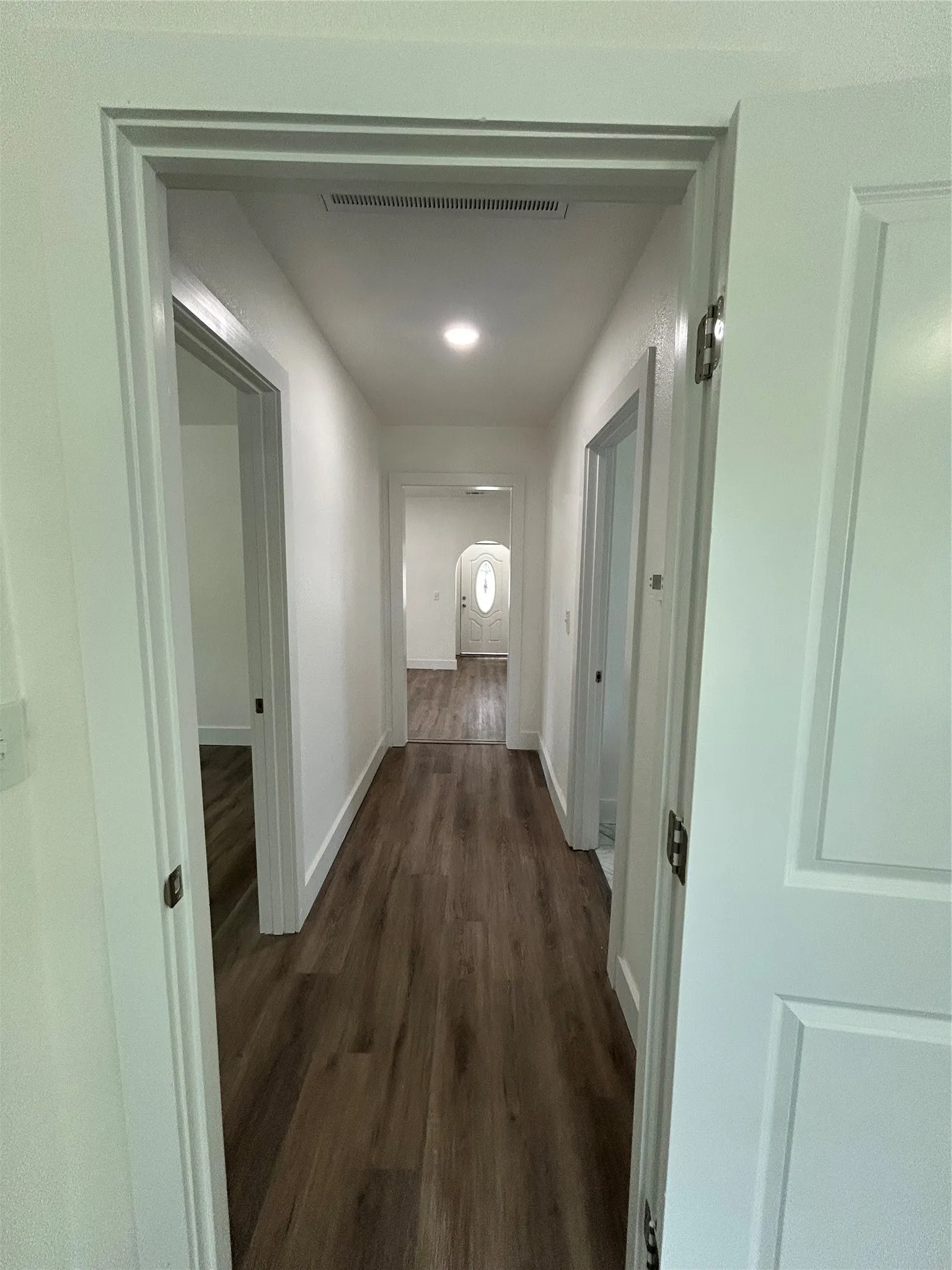 Single Family Residence For Sale in Tarrant County , 600 E Robert Street, Fort Worth, Texas 76104, 2 Bedroom, 1 Bathroom, Garage spaces, 1,090 Sqft, built in 1939, mls#21335063, Real Estate Agent in Fort Worth, Homes For Sale in Tarrant county, Homes For Sale in Fort Worth, Realtor in Fort Worth Texas, Real Estate Brokerage Independent Realty Texas, Luminita Cordes Realtor