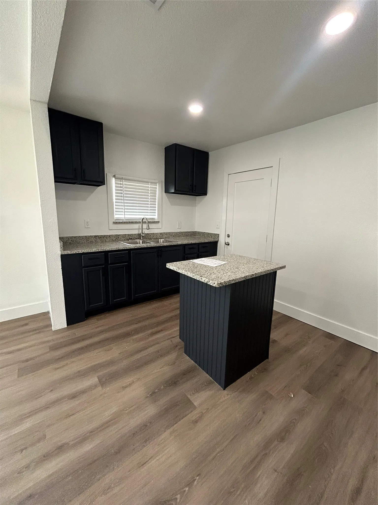 Single Family Residence For Sale in Tarrant County , 600 E Robert Street, Fort Worth, Texas 76104, 2 Bedroom, 1 Bathroom, Garage spaces, 1,090 Sqft, built in 1939, mls#21335063, Real Estate Agent in Fort Worth, Homes For Sale in Tarrant county, Homes For Sale in Fort Worth, Realtor in Fort Worth Texas, Real Estate Brokerage Independent Realty Texas, Luminita Cordes Realtor