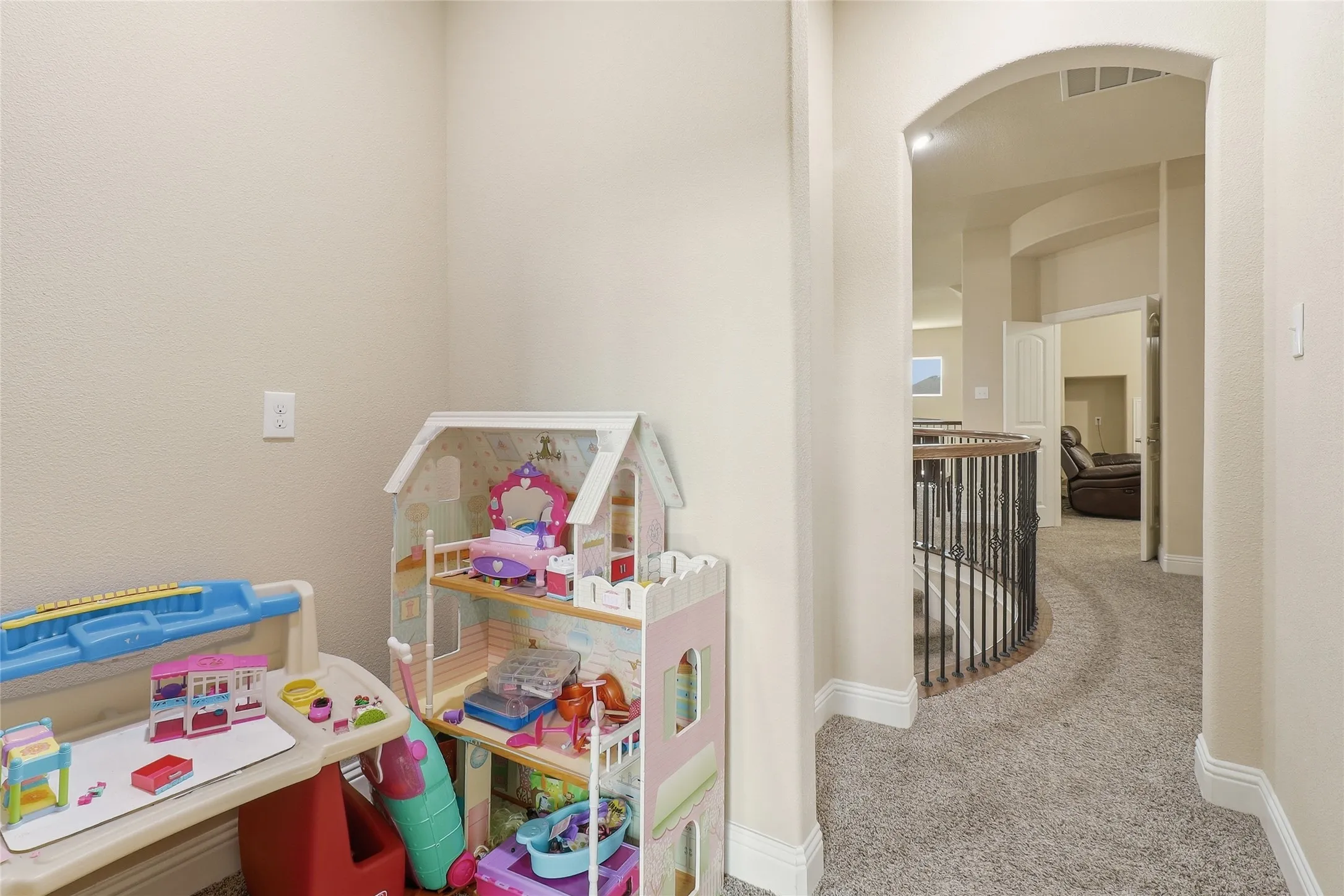 Single Family Residence For Sale in Collin County , 10713 Galveston Place, Mc Kinney, Texas 75071, 4 Bedroom, 4 Bathroom, 2 Garage spaces, 3,744 Sqft, built in 2018, mls#21335490, Real Estate Agent in Mc Kinney, Homes For Sale in Collin county, Homes For Sale in Mc Kinney, Realtor in Mc Kinney Texas, Real Estate Brokerage Independent Realty Texas, Luminita Cordes Realtor