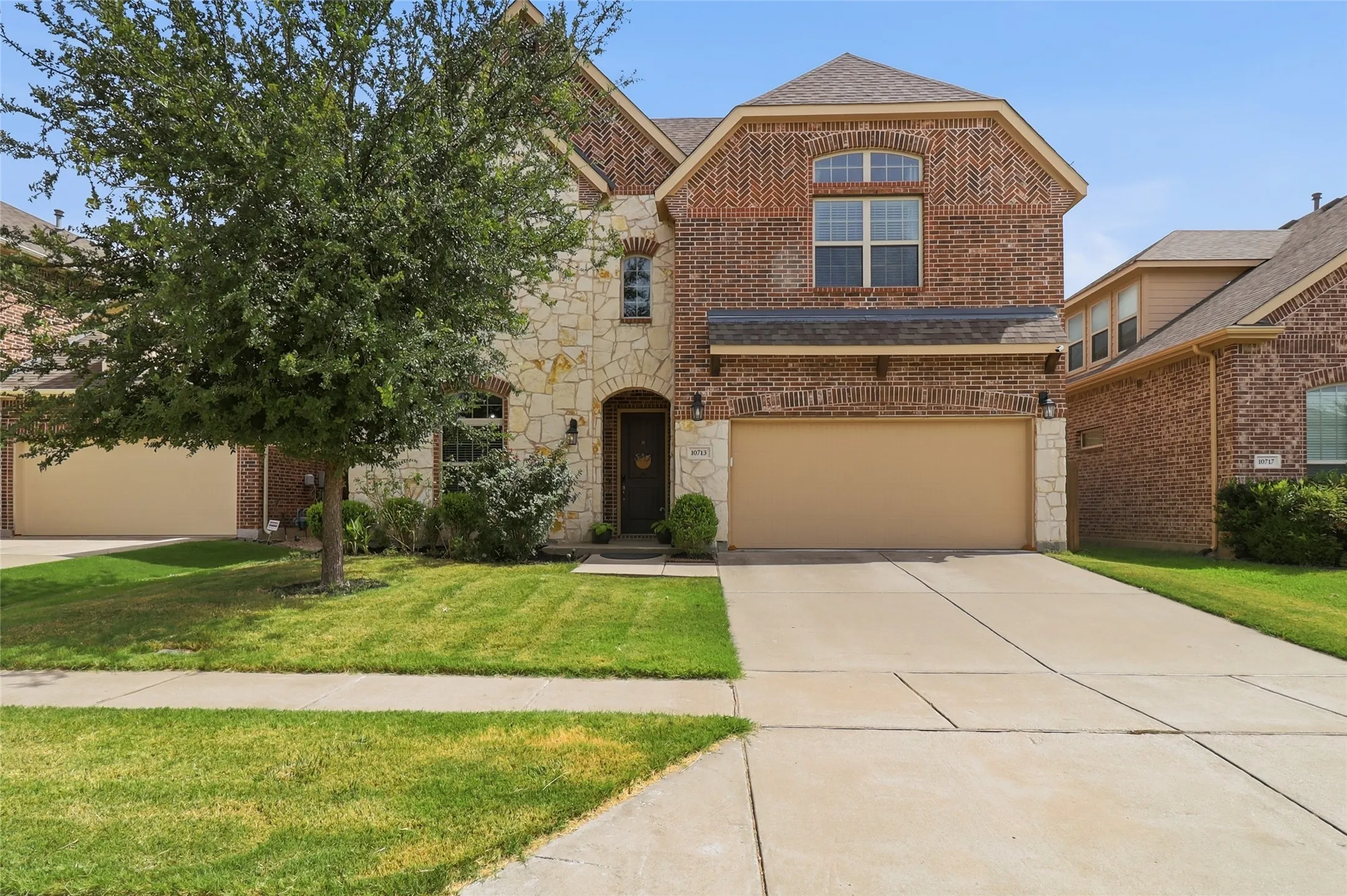 Single Family Residence For Sale in Collin County , 10713 Galveston Place, Mc Kinney, Texas 75071, 4 Bedroom, 4 Bathroom, 2 Garage spaces, 3,744 Sqft, built in 2018, mls#21335490, Real Estate Agent in Mc Kinney, Homes For Sale in Collin county, Homes For Sale in Mc Kinney, Realtor in Mc Kinney Texas, Real Estate Brokerage Independent Realty Texas, Luminita Cordes Realtor