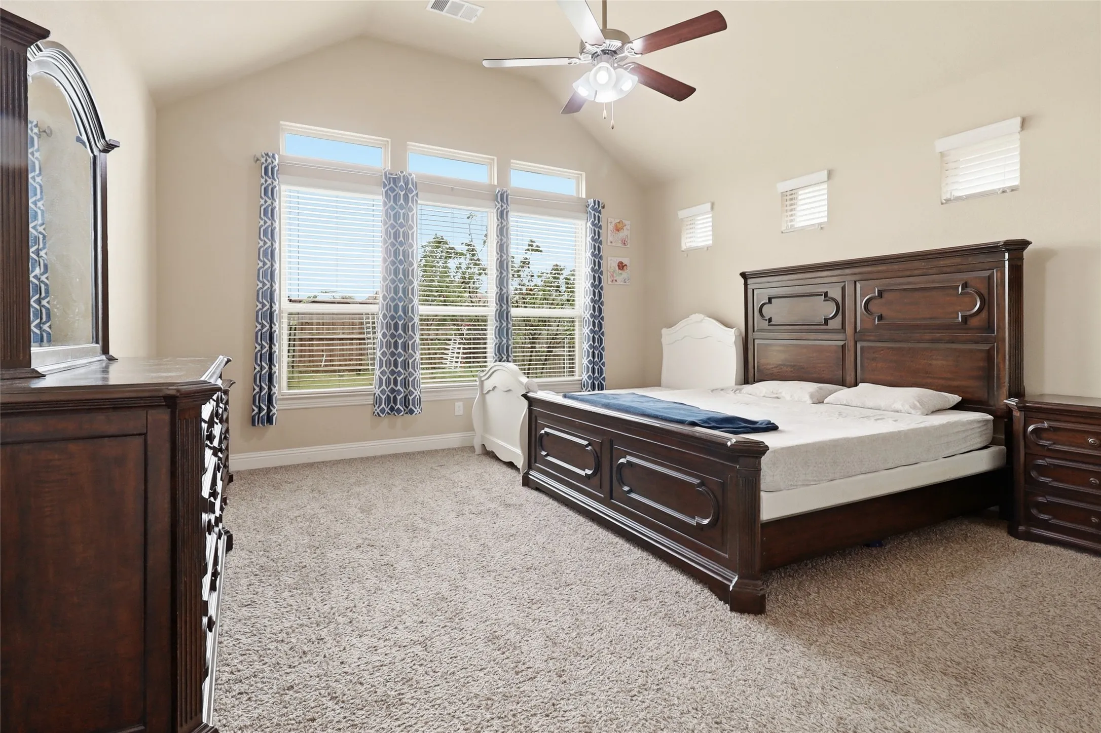 Single Family Residence For Sale in Collin County , 10713 Galveston Place, Mc Kinney, Texas 75071, 4 Bedroom, 4 Bathroom, 2 Garage spaces, 3,744 Sqft, built in 2018, mls#21335490, Real Estate Agent in Mc Kinney, Homes For Sale in Collin county, Homes For Sale in Mc Kinney, Realtor in Mc Kinney Texas, Real Estate Brokerage Independent Realty Texas, Luminita Cordes Realtor