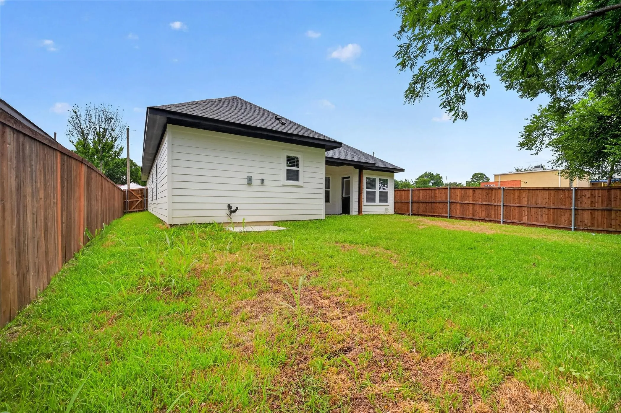 Single Family Residence For Sale in Tarrant County , 5005 Shackleford Street, Fort Worth, Texas 76119, 3 Bedroom, 2 Bathroom, 2 Garage spaces, 1,620 Sqft, built in 2026, mls#21334803, Real Estate Agent in Fort Worth, Homes For Sale in Tarrant county, Homes For Sale in Fort Worth, Realtor in Fort Worth Texas, Real Estate Brokerage Independent Realty Texas, Luminita Cordes Realtor