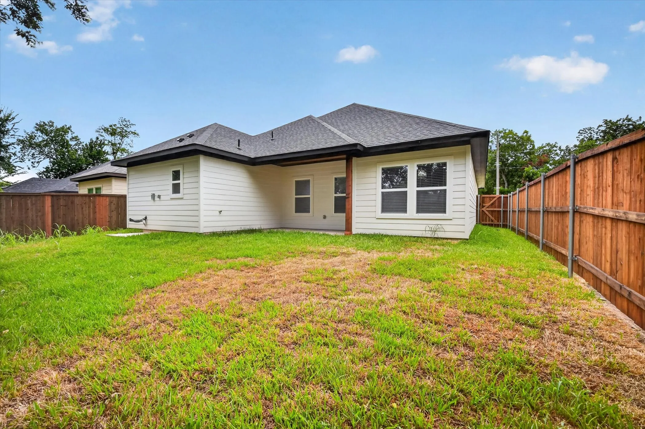 Single Family Residence For Sale in Tarrant County , 5005 Shackleford Street, Fort Worth, Texas 76119, 3 Bedroom, 2 Bathroom, 2 Garage spaces, 1,620 Sqft, built in 2026, mls#21334803, Real Estate Agent in Fort Worth, Homes For Sale in Tarrant county, Homes For Sale in Fort Worth, Realtor in Fort Worth Texas, Real Estate Brokerage Independent Realty Texas, Luminita Cordes Realtor