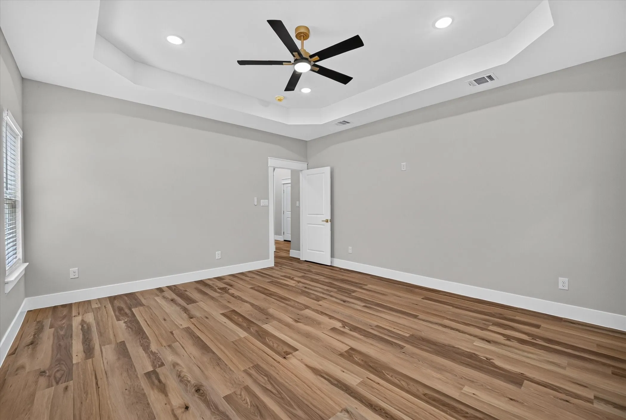 Single Family Residence For Sale in Tarrant County , 5005 Shackleford Street, Fort Worth, Texas 76119, 3 Bedroom, 2 Bathroom, 2 Garage spaces, 1,620 Sqft, built in 2026, mls#21334803, Real Estate Agent in Fort Worth, Homes For Sale in Tarrant county, Homes For Sale in Fort Worth, Realtor in Fort Worth Texas, Real Estate Brokerage Independent Realty Texas, Luminita Cordes Realtor
