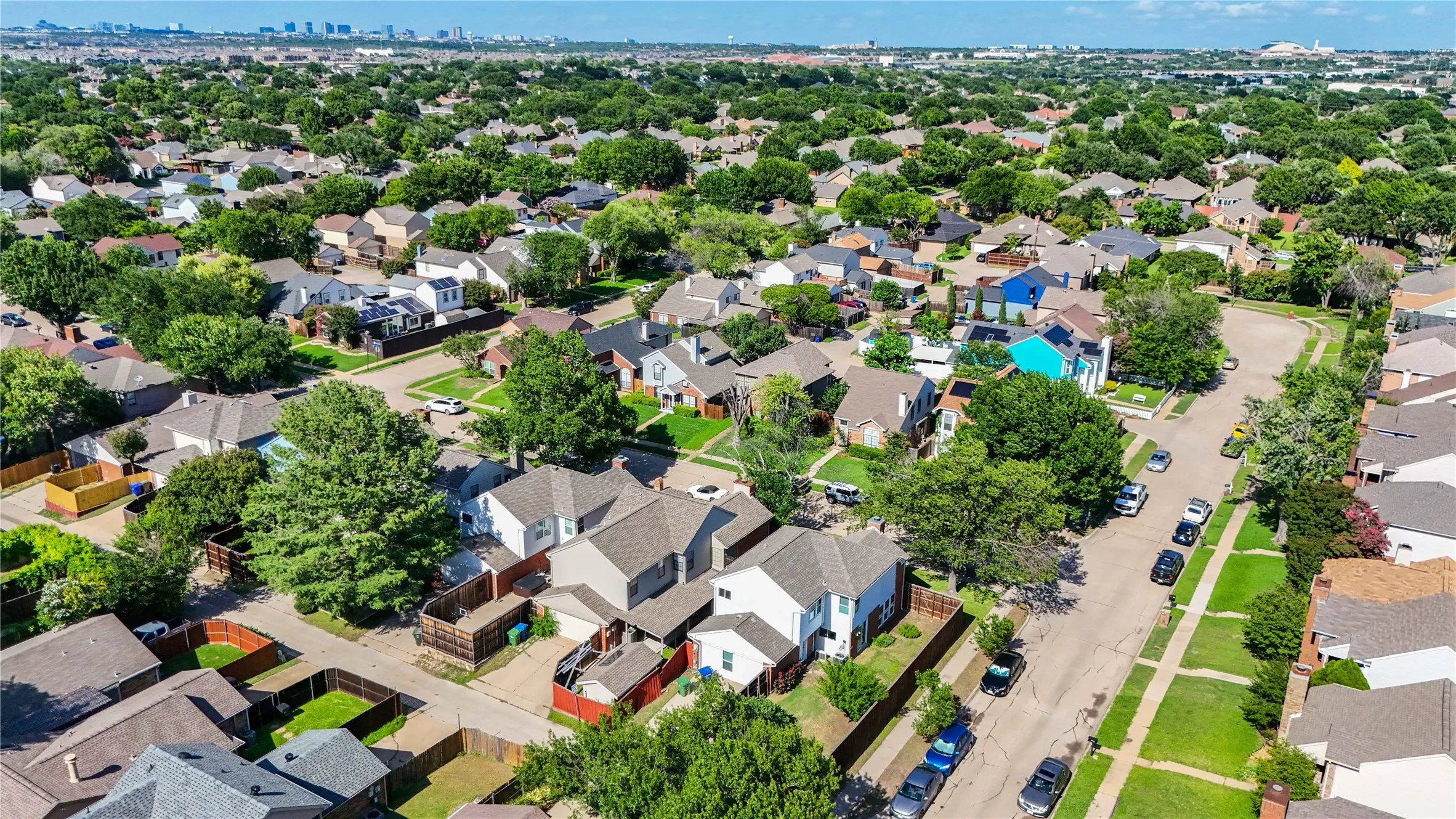 Single Family Residence For Sale in Denton County , 4201 Phoenix, Carrollton, Texas 75010, 3 Bedroom, 3 Bathroom, Garage spaces, 1,519 Sqft, built in 1987, mls#21335368, Real Estate Agent in Carrollton, Homes For Sale in Denton county, Homes For Sale in Carrollton, Realtor in Carrollton Texas, Real Estate Brokerage Independent Realty Texas, Luminita Cordes Realtor