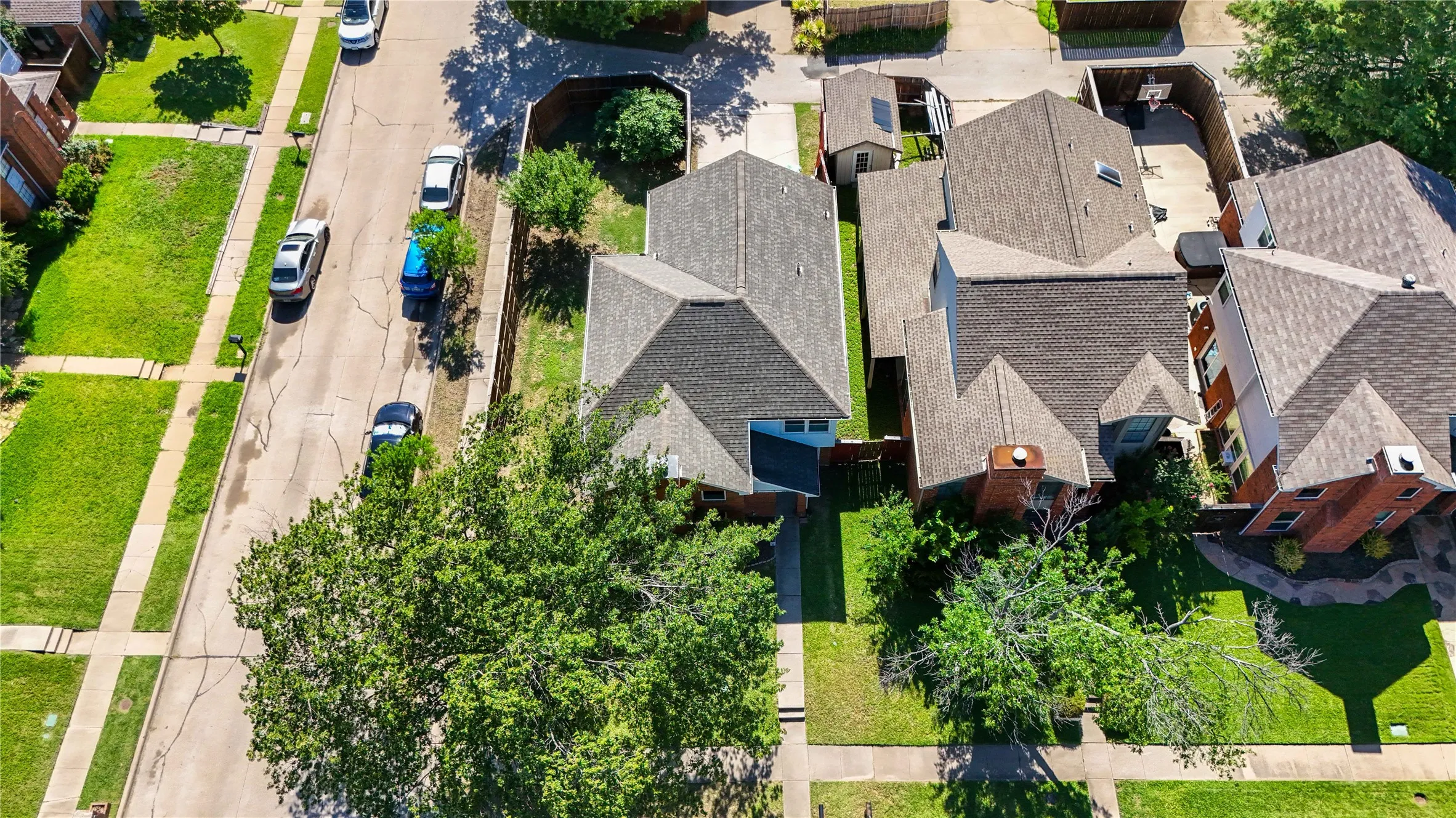 Single Family Residence For Sale in Denton County , 4201 Phoenix, Carrollton, Texas 75010, 3 Bedroom, 3 Bathroom, Garage spaces, 1,519 Sqft, built in 1987, mls#21335368, Real Estate Agent in Carrollton, Homes For Sale in Denton county, Homes For Sale in Carrollton, Realtor in Carrollton Texas, Real Estate Brokerage Independent Realty Texas, Luminita Cordes Realtor