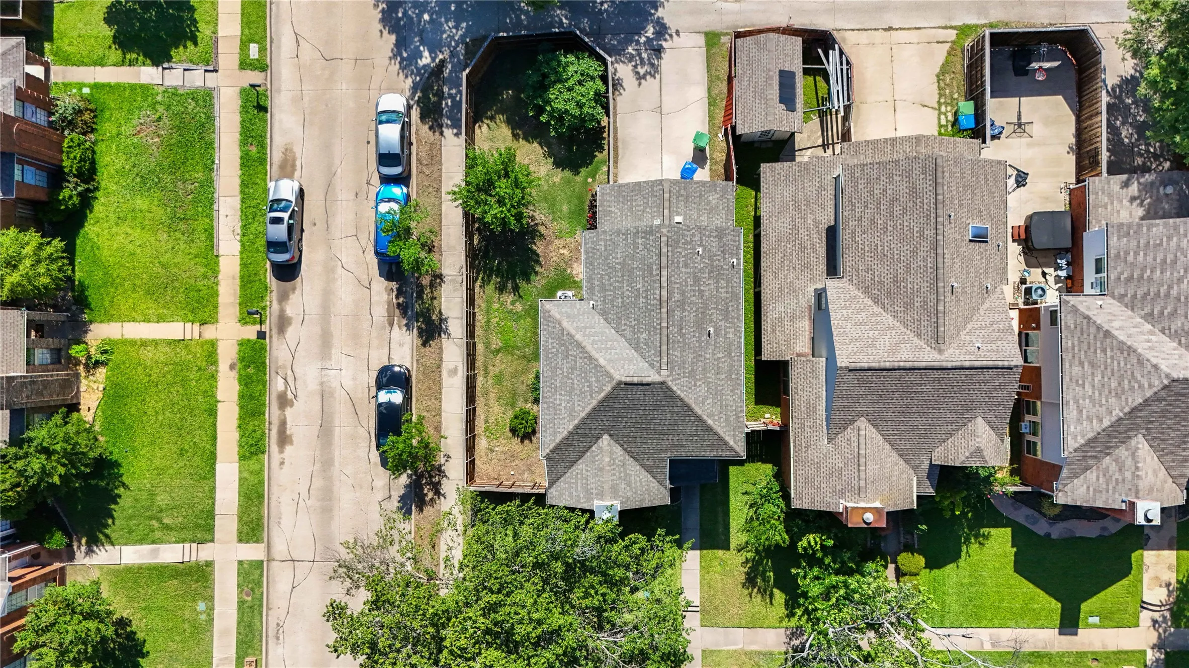 Single Family Residence For Sale in Denton County , 4201 Phoenix, Carrollton, Texas 75010, 3 Bedroom, 3 Bathroom, Garage spaces, 1,519 Sqft, built in 1987, mls#21335368, Real Estate Agent in Carrollton, Homes For Sale in Denton county, Homes For Sale in Carrollton, Realtor in Carrollton Texas, Real Estate Brokerage Independent Realty Texas, Luminita Cordes Realtor