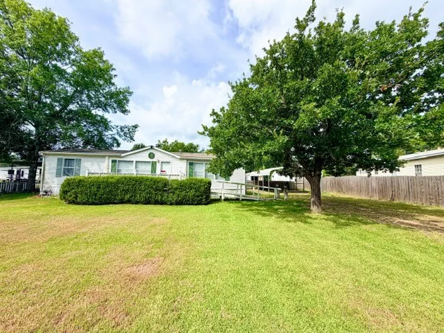 Mobile Home For Sale in Kaufman County , 18833 County Road 331, Terrell, Texas 75161, 3 Bedroom, 2 Bathroom, Garage spaces, 1,344 Sqft, built in 1990, mls#21335507, Real Estate Agent in Terrell, Homes For Sale in Kaufman county, Homes For Sale in Terrell, Realtor in Terrell Texas, Real Estate Brokerage Independent Realty Texas, Luminita Cordes Realtor