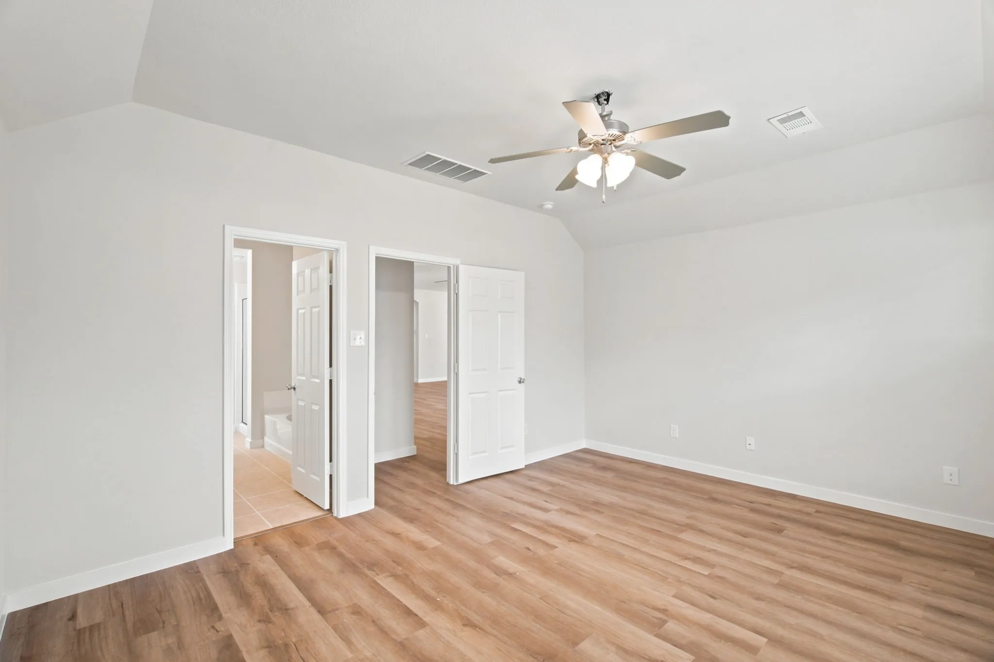 Single Family Residence For Sale in Denton County , 1705 Zebra Finch Drive, Little Elm, Texas 75068, 4 Bedroom, 3 Bathroom, 2 Garage spaces, 2,105 Sqft, built in 2014, mls#21334327, Real Estate Agent in Little Elm, Homes For Sale in Denton county, Homes For Sale in Little Elm, Realtor in Little Elm Texas, Real Estate Brokerage Independent Realty Texas, Luminita Cordes Realtor