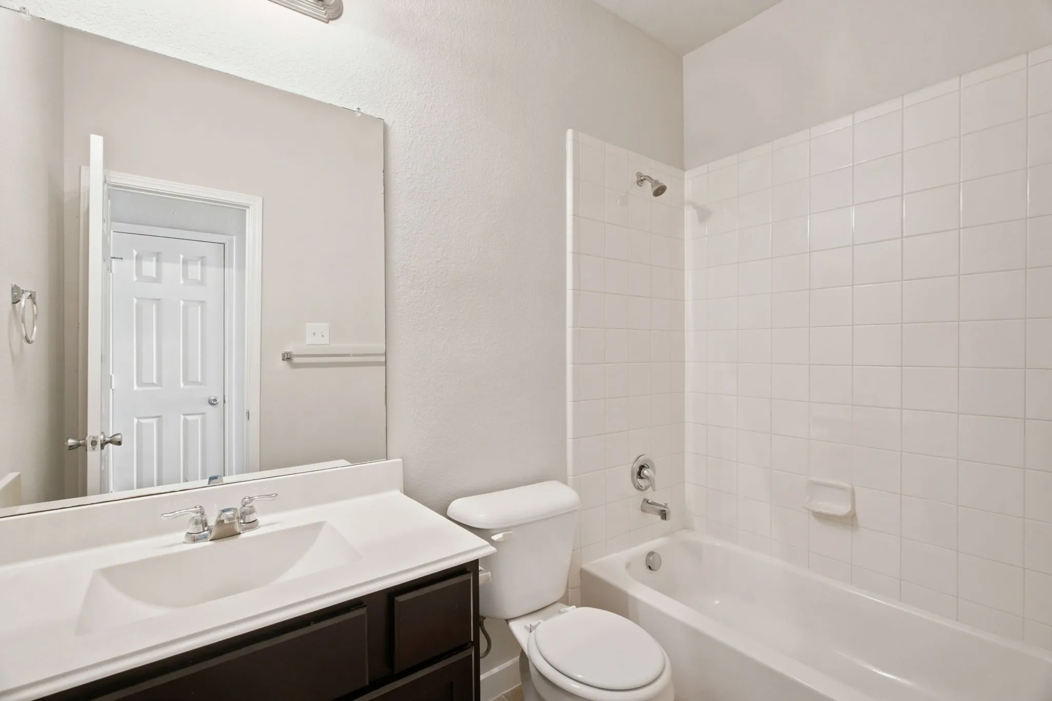 Single Family Residence For Sale in Denton County , 1705 Zebra Finch Drive, Little Elm, Texas 75068, 4 Bedroom, 3 Bathroom, 2 Garage spaces, 2,105 Sqft, built in 2014, mls#21334327, Real Estate Agent in Little Elm, Homes For Sale in Denton county, Homes For Sale in Little Elm, Realtor in Little Elm Texas, Real Estate Brokerage Independent Realty Texas, Luminita Cordes Realtor