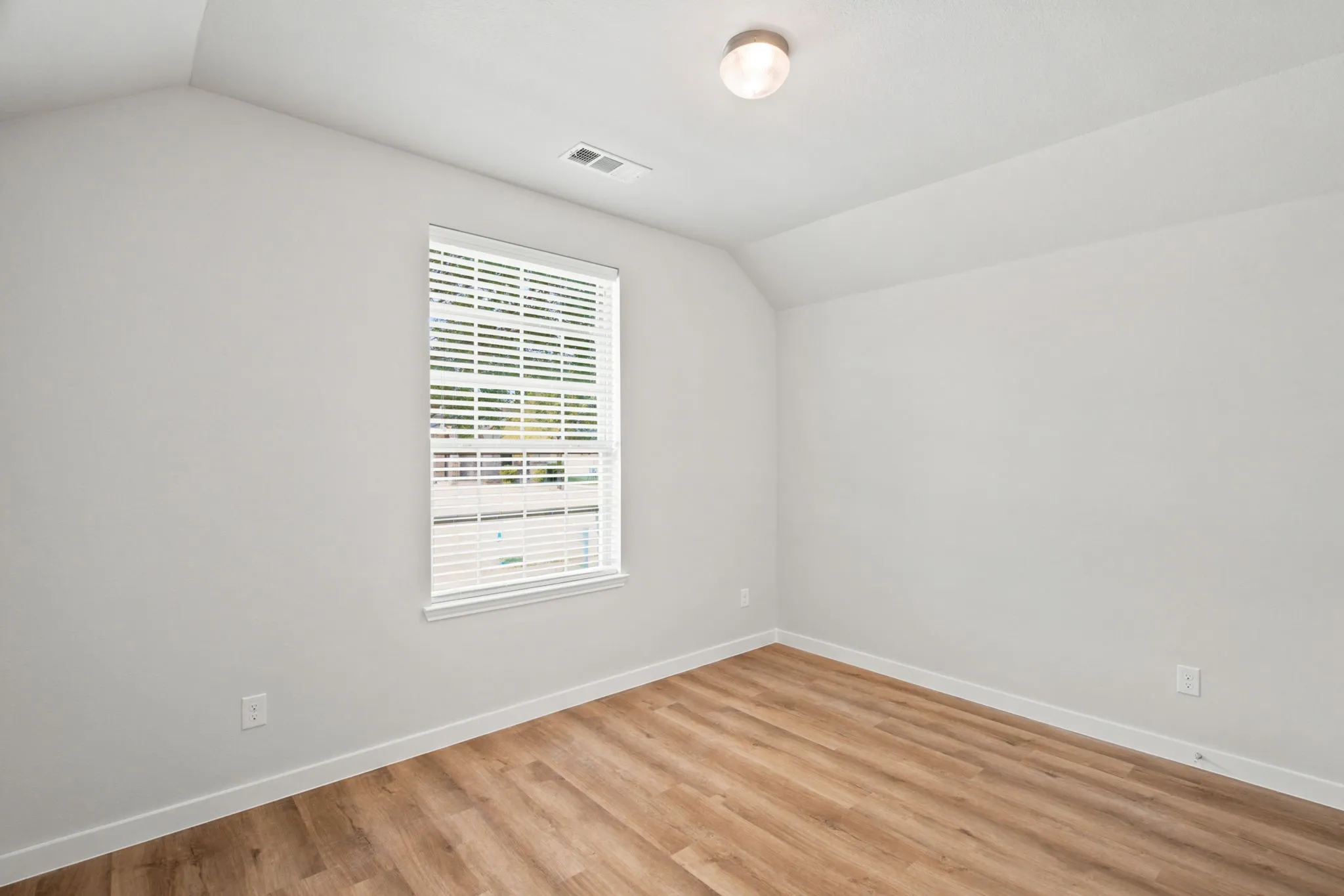 Single Family Residence For Sale in Denton County , 1705 Zebra Finch Drive, Little Elm, Texas 75068, 4 Bedroom, 3 Bathroom, 2 Garage spaces, 2,105 Sqft, built in 2014, mls#21334327, Real Estate Agent in Little Elm, Homes For Sale in Denton county, Homes For Sale in Little Elm, Realtor in Little Elm Texas, Real Estate Brokerage Independent Realty Texas, Luminita Cordes Realtor