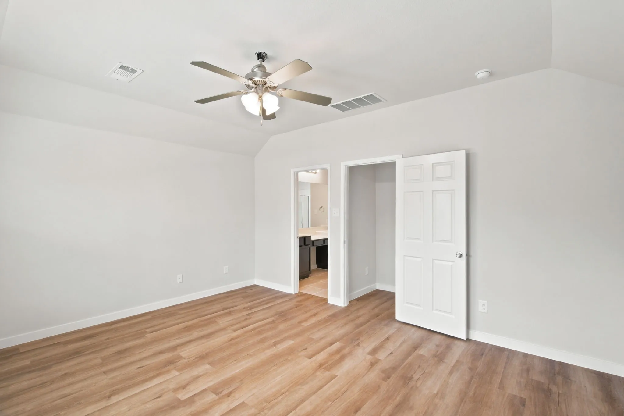 Single Family Residence For Sale in Denton County , 1705 Zebra Finch Drive, Little Elm, Texas 75068, 4 Bedroom, 3 Bathroom, 2 Garage spaces, 2,105 Sqft, built in 2014, mls#21334327, Real Estate Agent in Little Elm, Homes For Sale in Denton county, Homes For Sale in Little Elm, Realtor in Little Elm Texas, Real Estate Brokerage Independent Realty Texas, Luminita Cordes Realtor