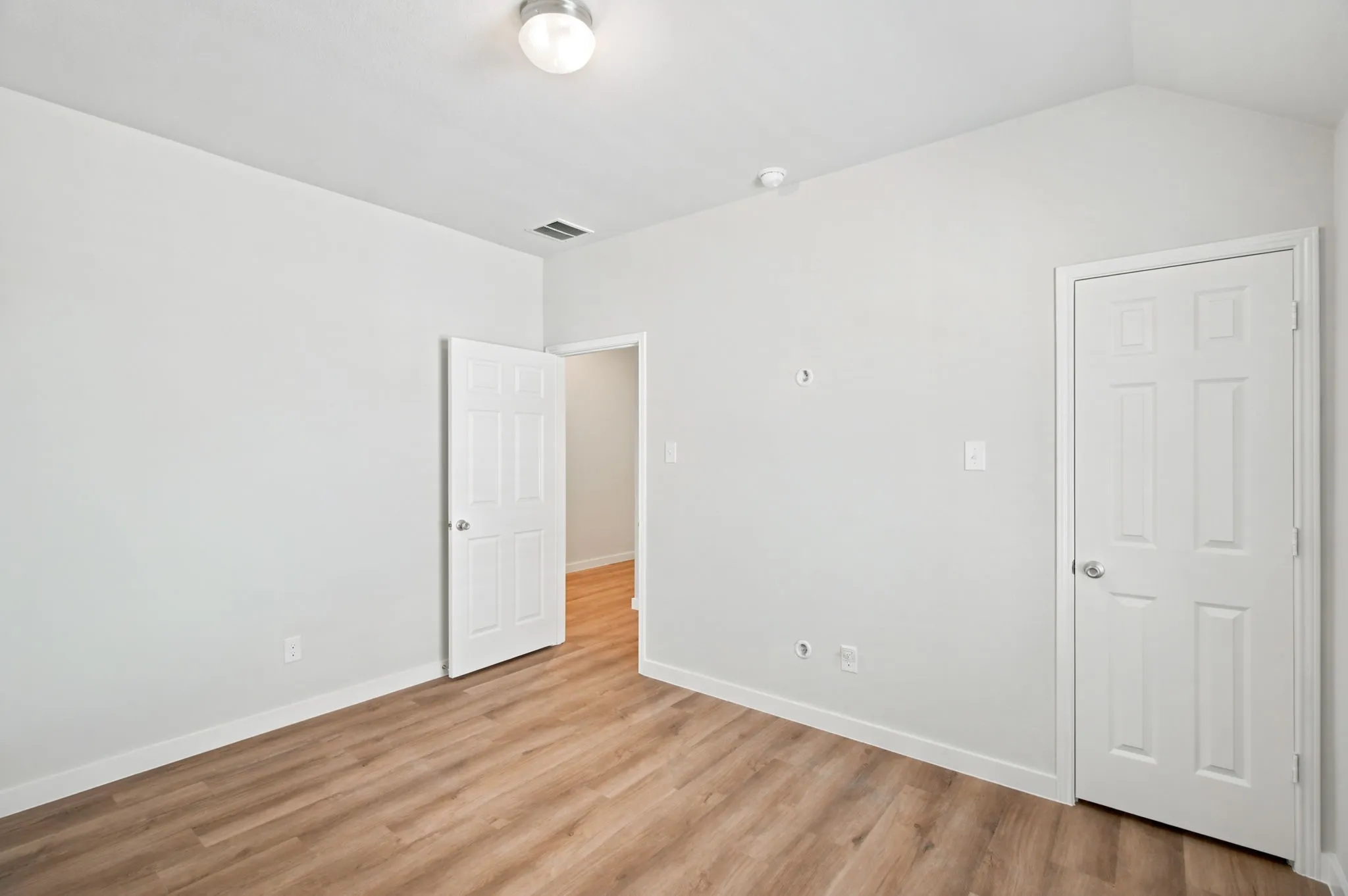 Single Family Residence For Sale in Denton County , 1705 Zebra Finch Drive, Little Elm, Texas 75068, 4 Bedroom, 3 Bathroom, 2 Garage spaces, 2,105 Sqft, built in 2014, mls#21334327, Real Estate Agent in Little Elm, Homes For Sale in Denton county, Homes For Sale in Little Elm, Realtor in Little Elm Texas, Real Estate Brokerage Independent Realty Texas, Luminita Cordes Realtor
