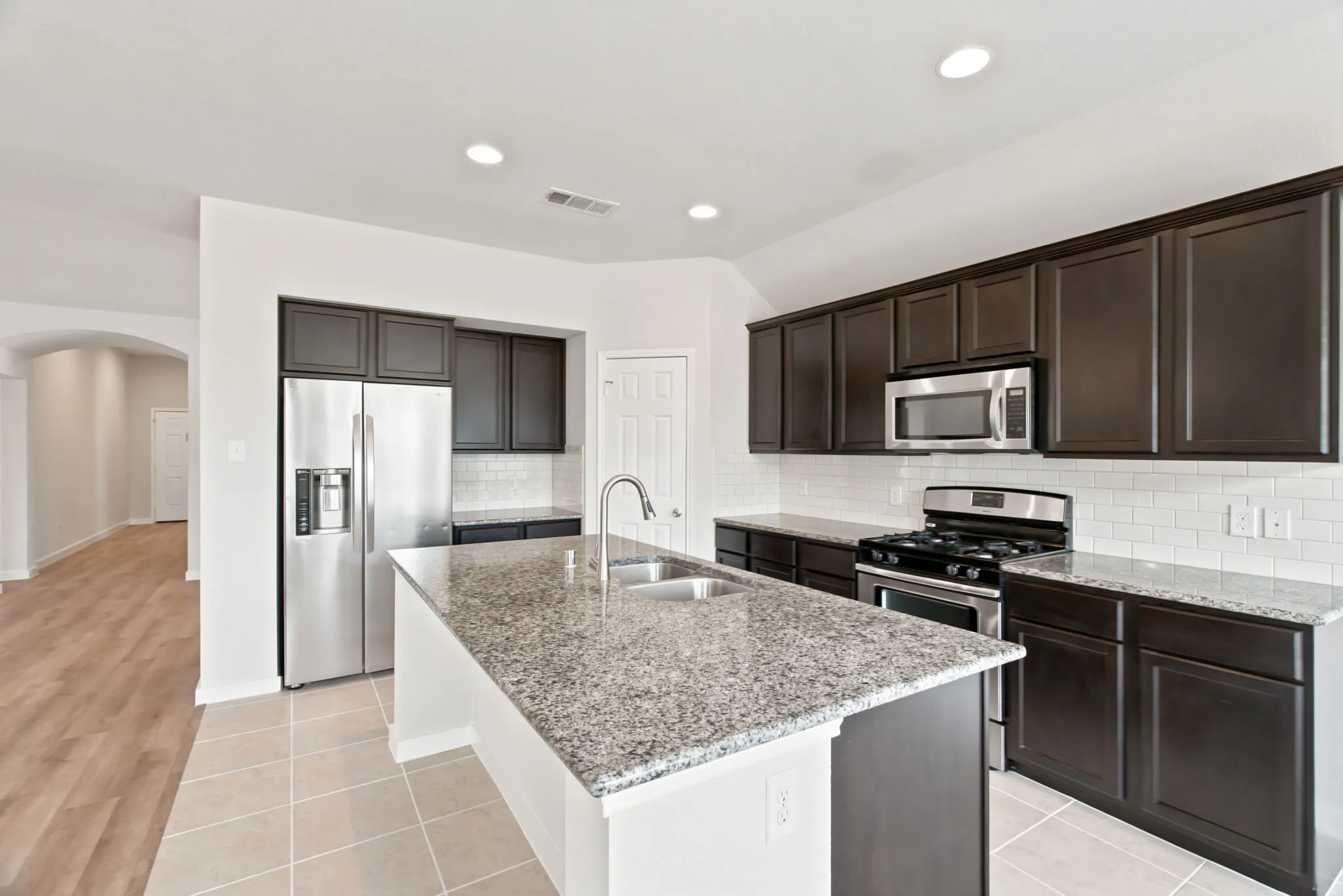 Single Family Residence For Sale in Denton County , 1705 Zebra Finch Drive, Little Elm, Texas 75068, 4 Bedroom, 3 Bathroom, 2 Garage spaces, 2,105 Sqft, built in 2014, mls#21334327, Real Estate Agent in Little Elm, Homes For Sale in Denton county, Homes For Sale in Little Elm, Realtor in Little Elm Texas, Real Estate Brokerage Independent Realty Texas, Luminita Cordes Realtor