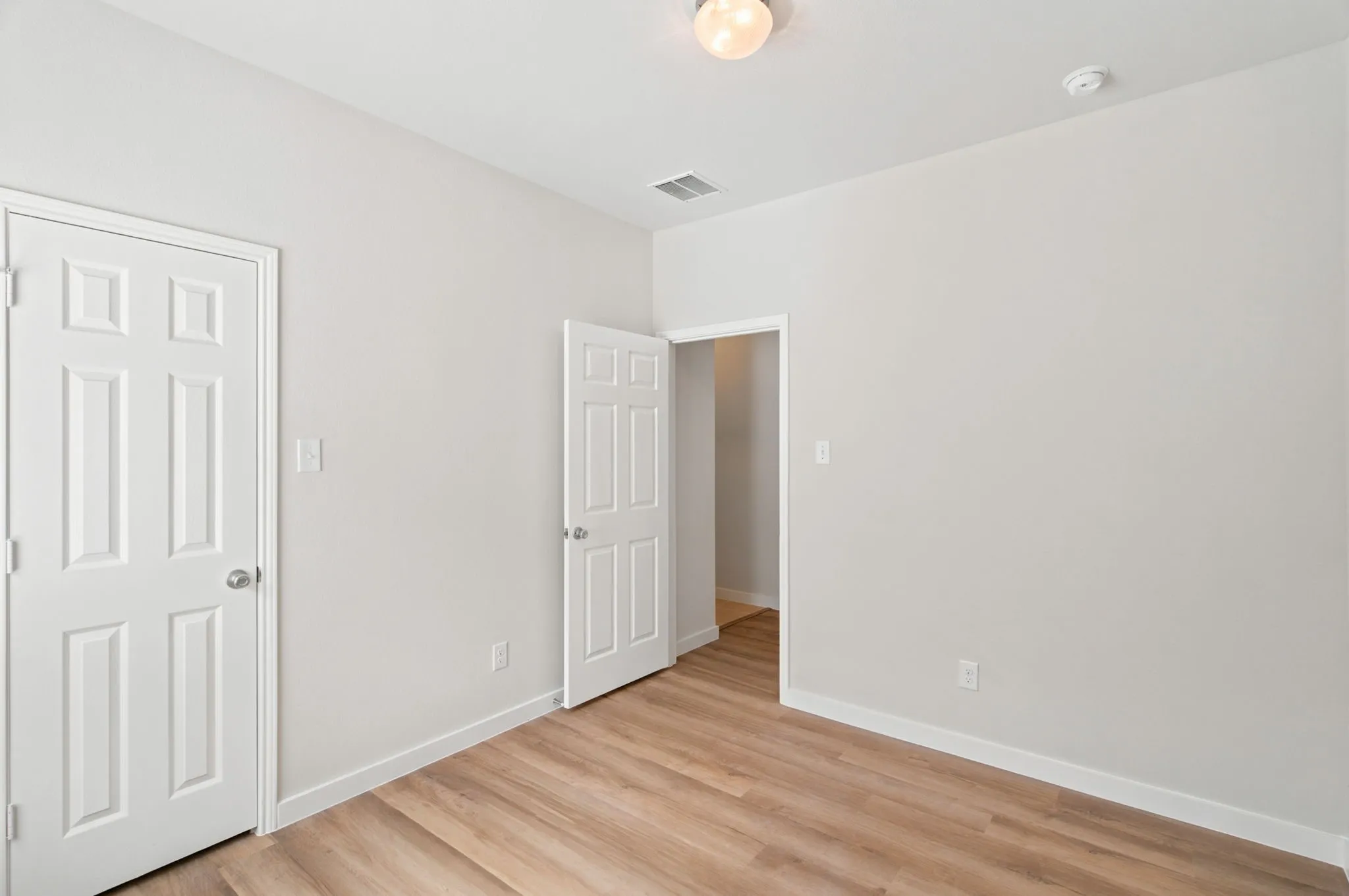 Single Family Residence For Sale in Denton County , 1705 Zebra Finch Drive, Little Elm, Texas 75068, 4 Bedroom, 3 Bathroom, 2 Garage spaces, 2,105 Sqft, built in 2014, mls#21334327, Real Estate Agent in Little Elm, Homes For Sale in Denton county, Homes For Sale in Little Elm, Realtor in Little Elm Texas, Real Estate Brokerage Independent Realty Texas, Luminita Cordes Realtor