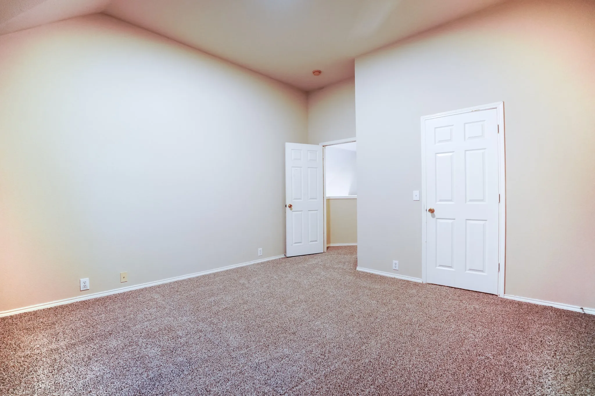 Single Family Residence For Sale in Collin County , 11354 Still Hollow Drive, Frisco, Texas 75035, 3 Bedroom, 3 Bathroom, 2 Garage spaces, 2,004 Sqft, built in 2001, mls#21335509, Real Estate Agent in Frisco, Homes For Sale in Collin county, Homes For Sale in Frisco, Realtor in Frisco Texas, Real Estate Brokerage Independent Realty Texas, Luminita Cordes Realtor